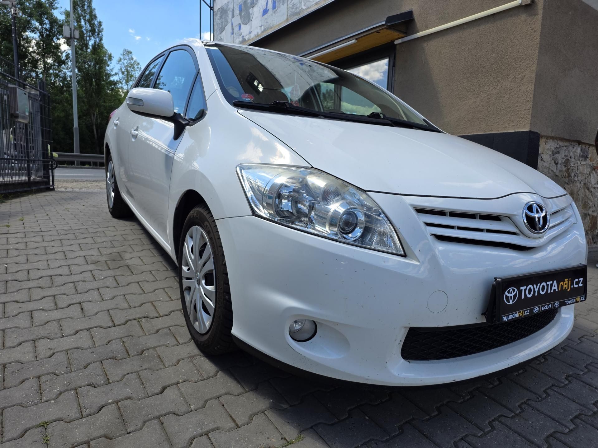 Toyota Auris, 1.6-SADA PNEU NAVIC - fotka 3