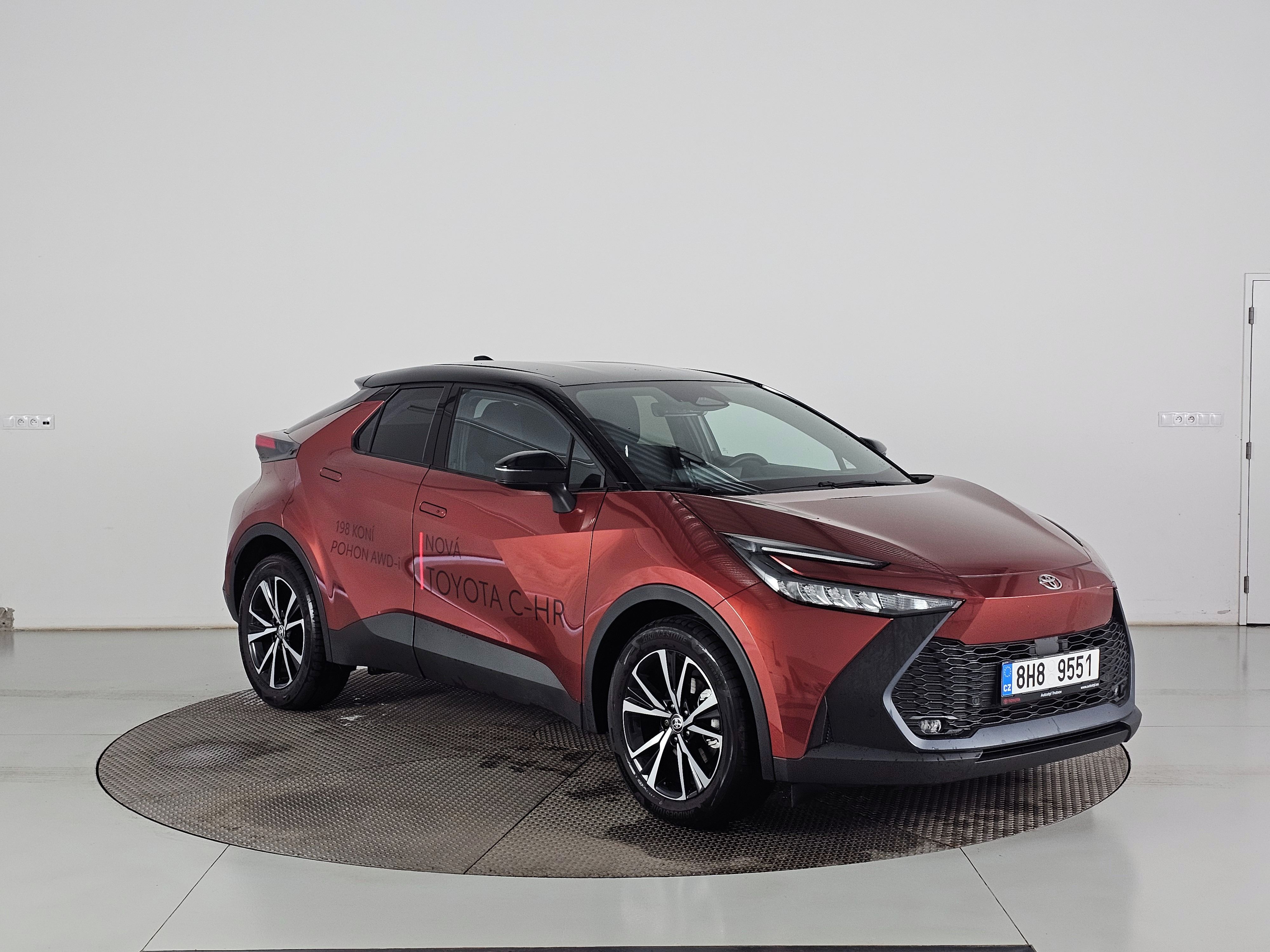 Toyota C-HR, 1.8 HEV 140k Style - fotka 3