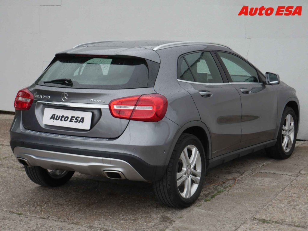Mercedes-Benz GLA, 250 4Matic 4Mat,ČR,AT - fotka 6