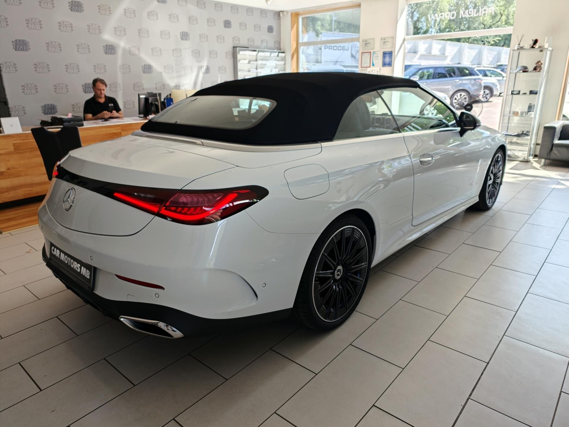 Mercedes-Benz CLE, 200 cabrio AMG Pack - fotka 6