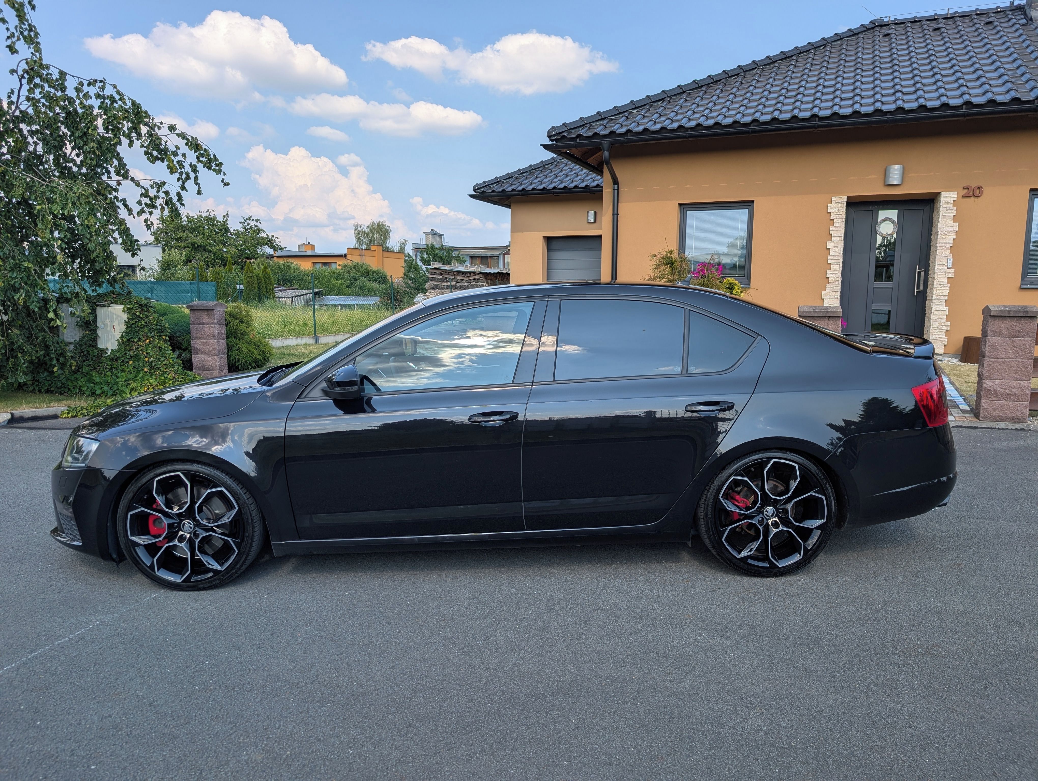 Škoda Octavia, III RS 230 2.0 TSI 169 kW TOP - fotka 5