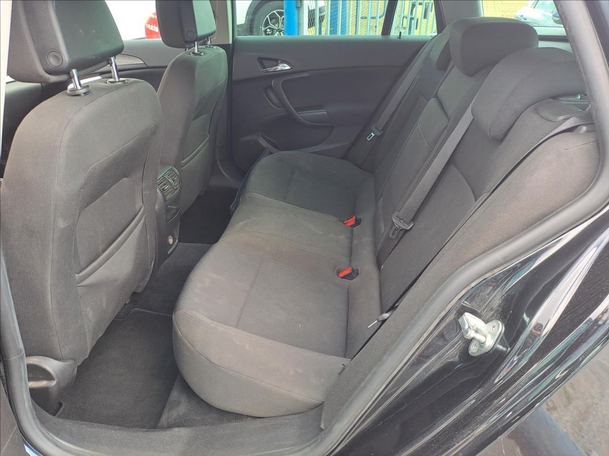 Opel Insignia, 2,0 DCTI - fotka 6