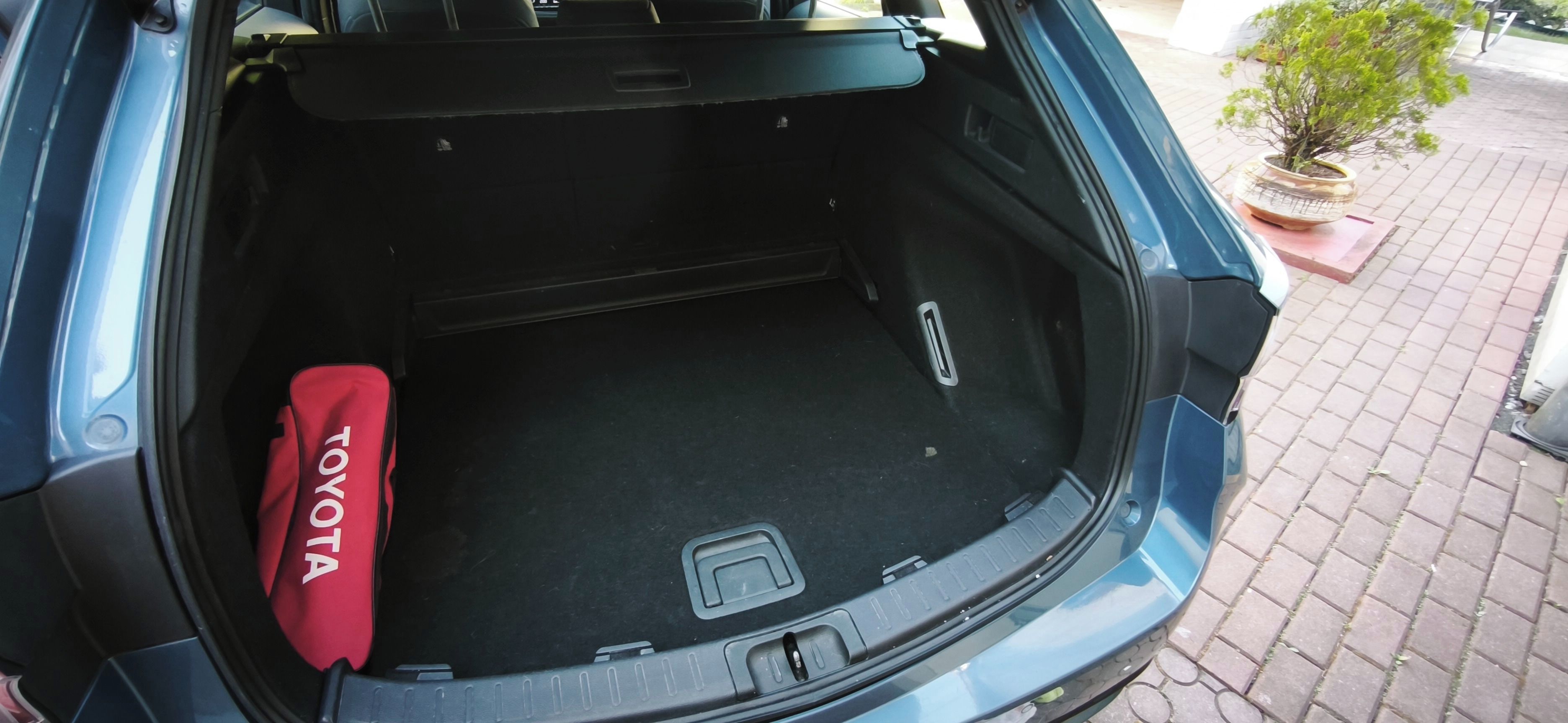 Toyota Corolla, Touring Sports 1.8, hybrid - fotka 3