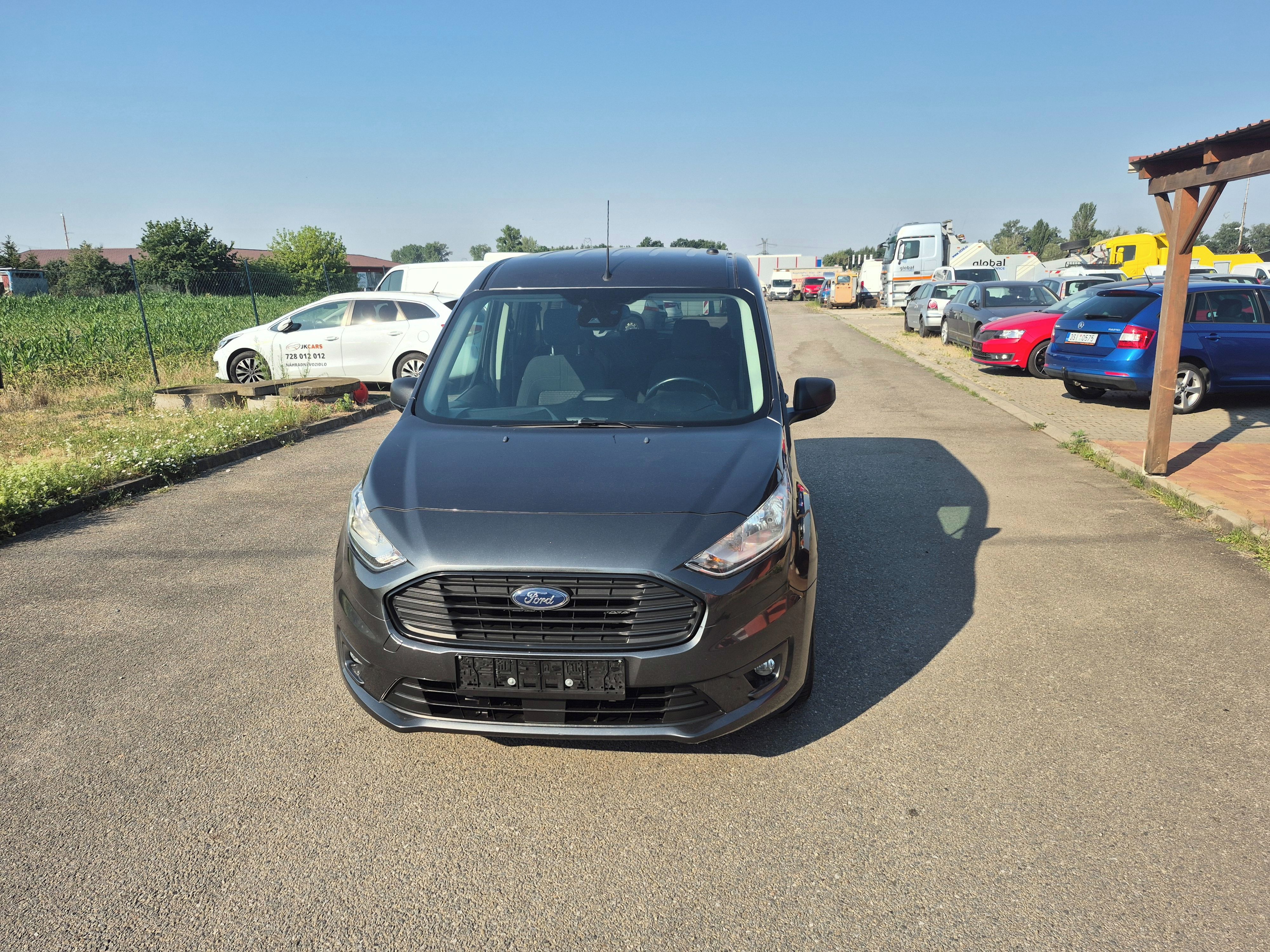 Ford Tourneo Connect, 1,0EB, 74kW, 1.maj, serviska - fotka 2