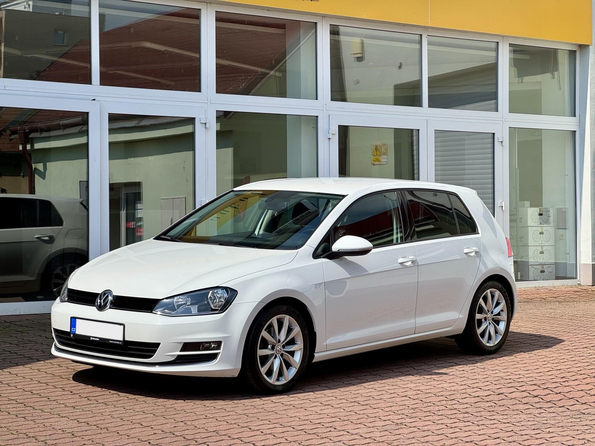 Volkswagen Golf, 1.4TSI 103kW Highline - fotka 2