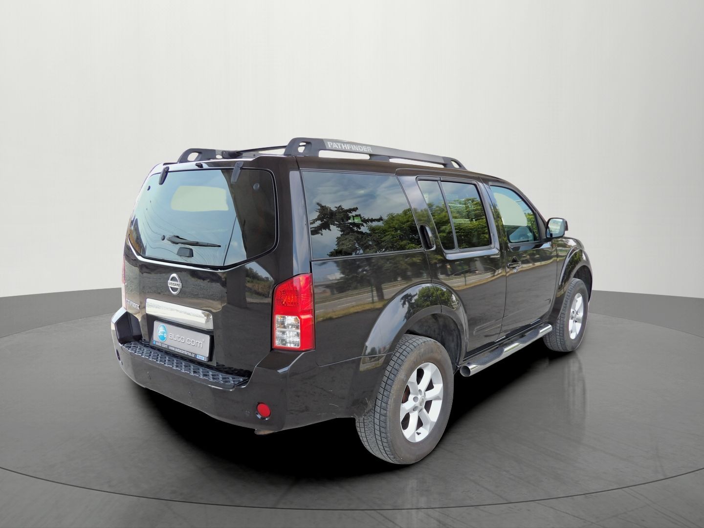 Nissan Pathfinder, 2.5dCi 126kW Manuál Style - fotka 4