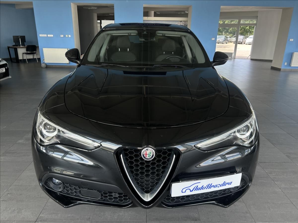 Alfa Romeo Stelvio, 2,1   JTD 132kW,AUTOMAT,SERVIS - fotka 2
