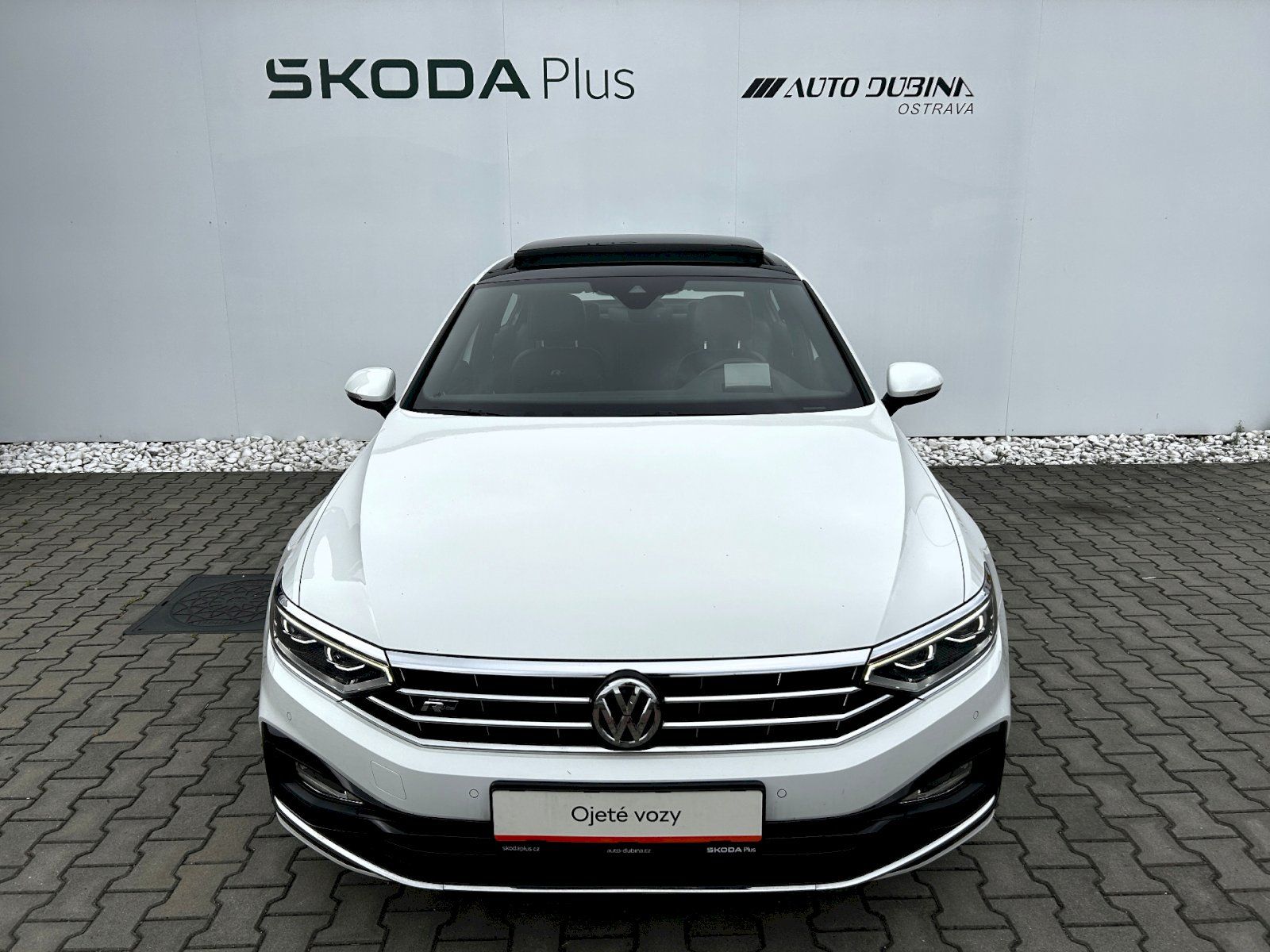 Volkswagen Passat, 2.0 TDI BMT 140kW DSG R-Line - fotka 4