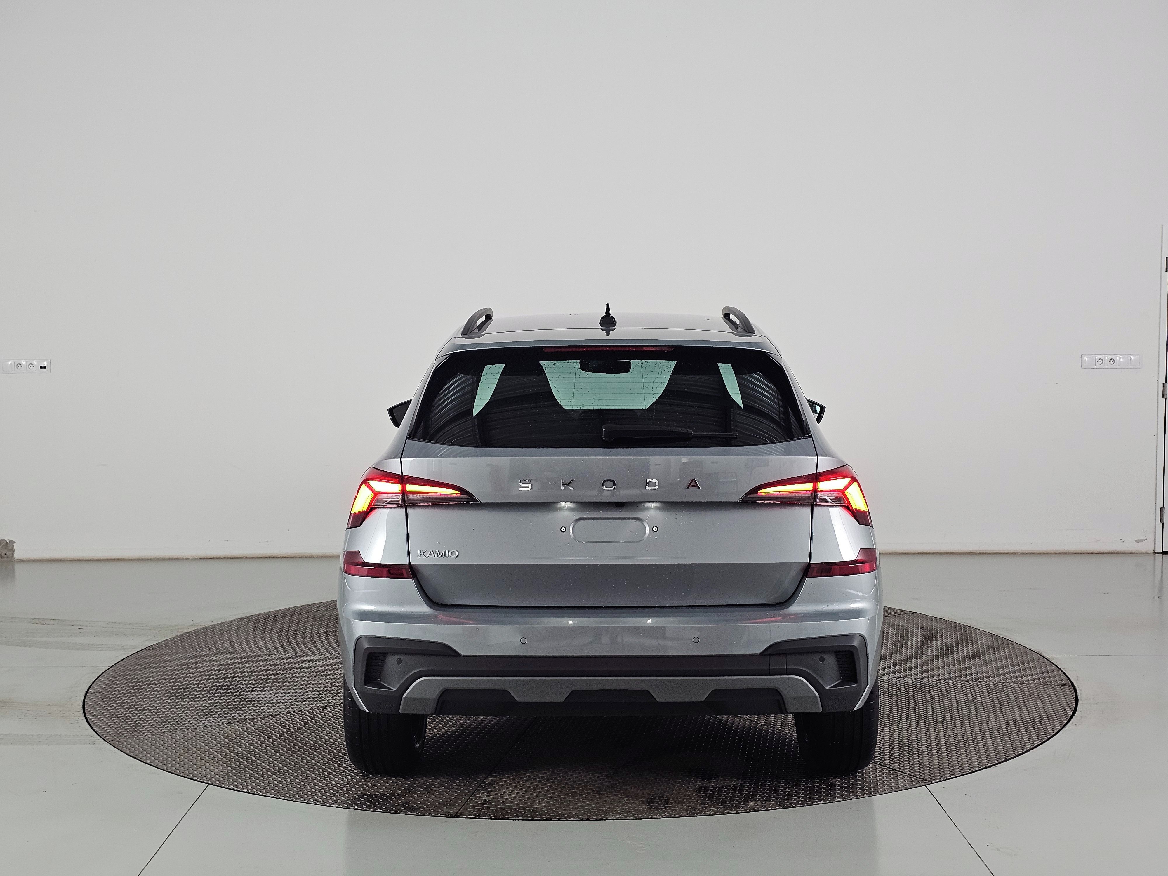 Škoda Kamiq, Dynamic 1.0TSI 85kW 7DSG - fotka 6
