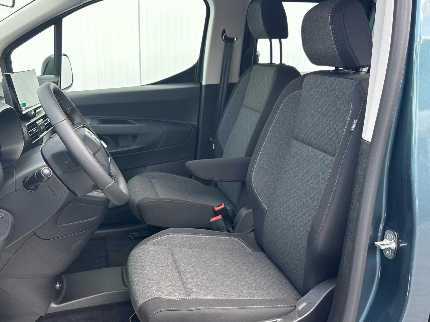 Opel Combo, 1.5CDTI 130k 96kW Edition Plus - fotka 5