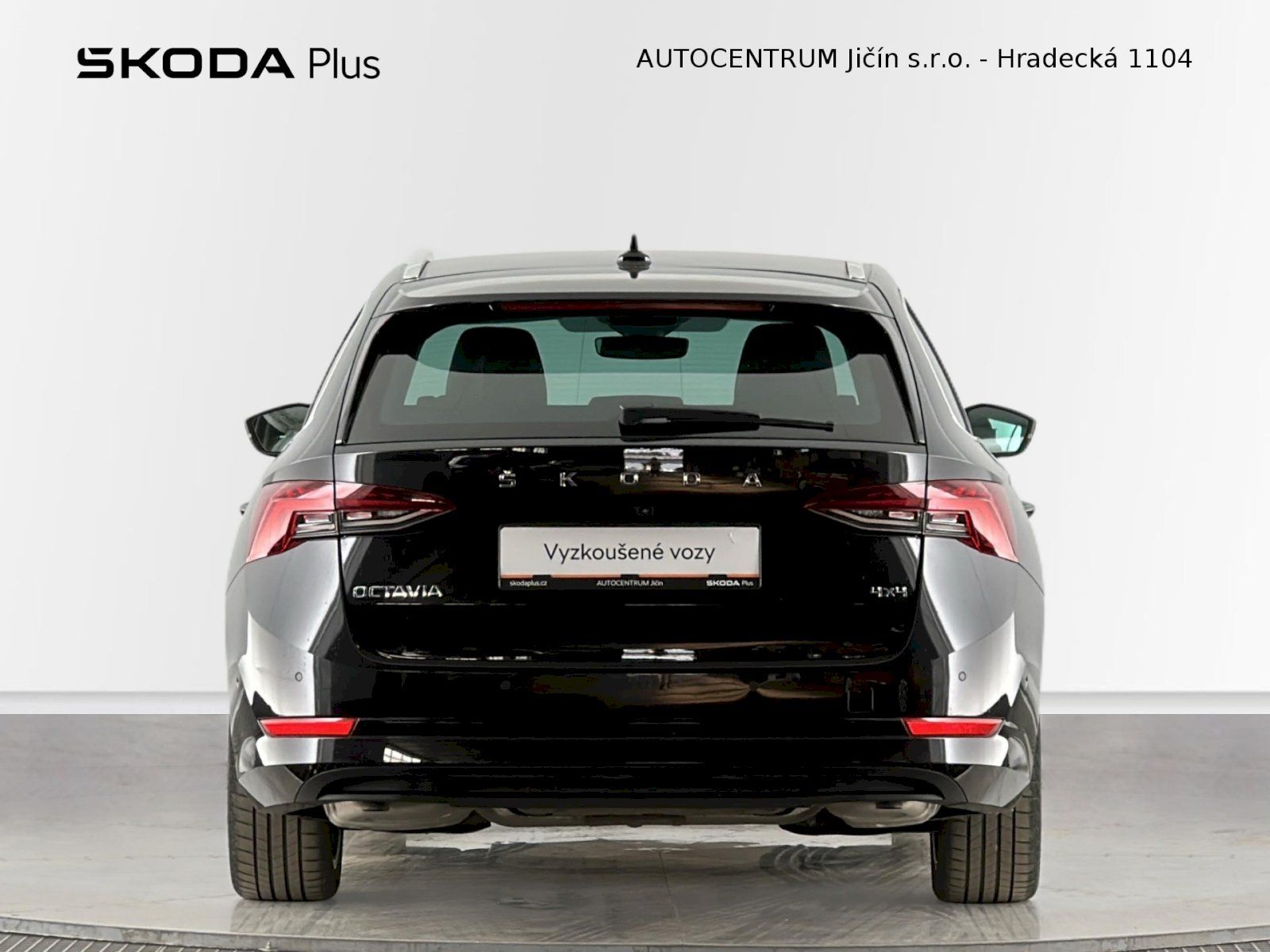 Škoda Octavia, Combi DSG 2.0TSI 140kW 4x4 Sty - fotka 6