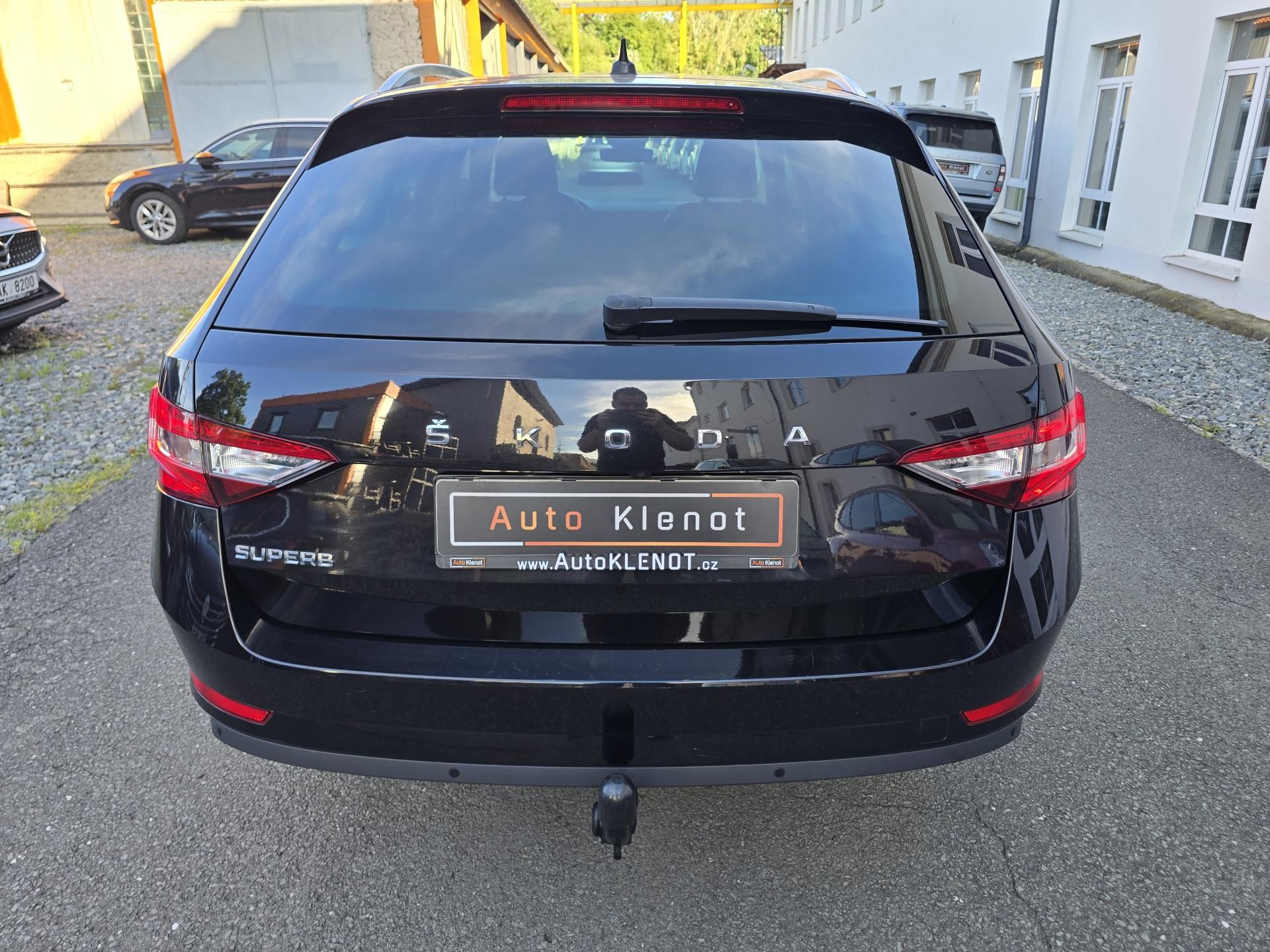 Škoda Superb, 2,0 TDI DSG STYLE VIRTUAL NAVI - fotka 6