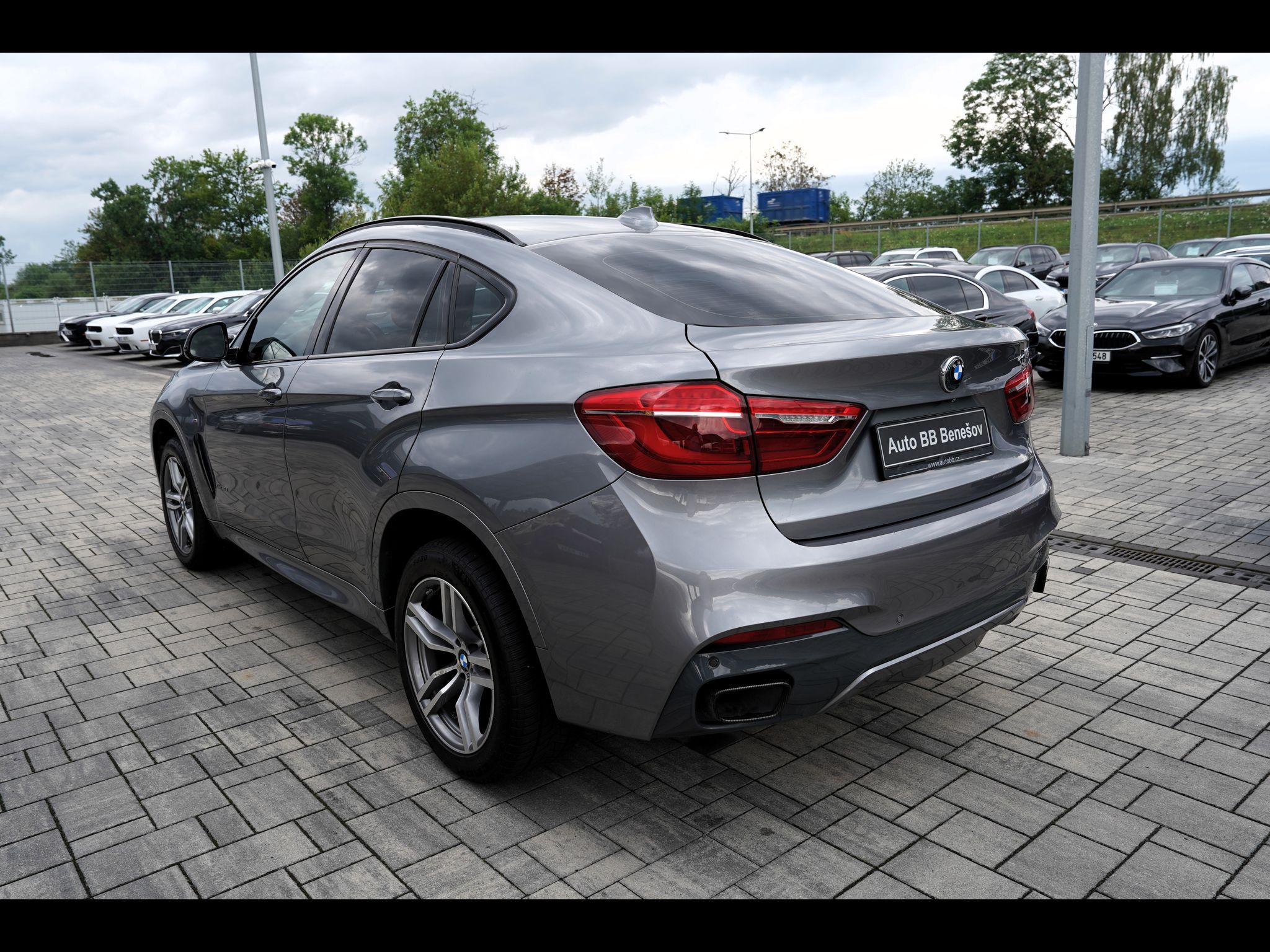 BMW X6, 3.0d xDrive, M paket/260PS/ČR - fotka 4