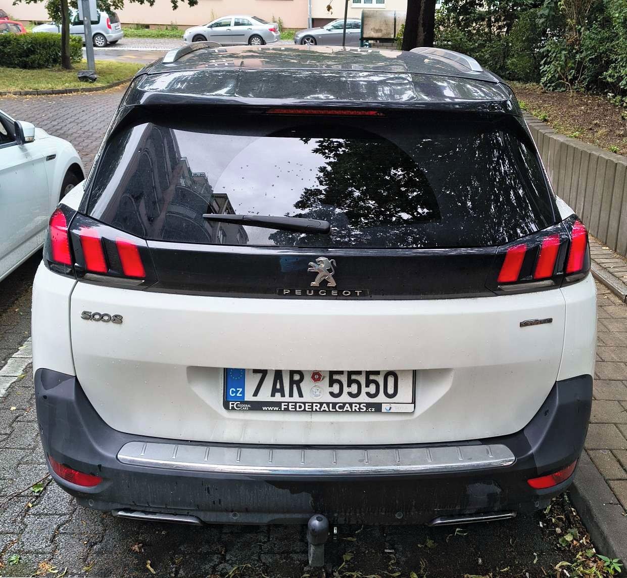 Peugeot 5008, 2.0 HDi GT-Line 1.maj. + tažné - fotka 2
