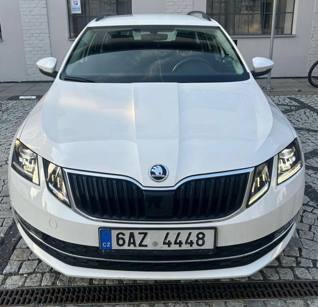 Škoda Octavia, 1.6TDi STYLE LED-VYHŘE-TAŽNÉ - fotka 3