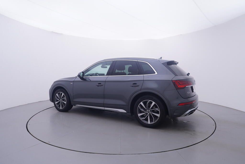 Audi Q5, S-line 2.0 TDI 150 kW - fotka 3