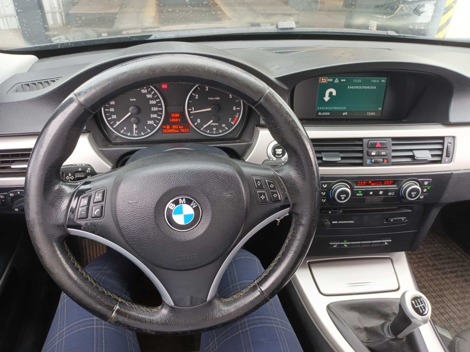 BMW Řada 3, 318 i, Automatická klima - fotka 3