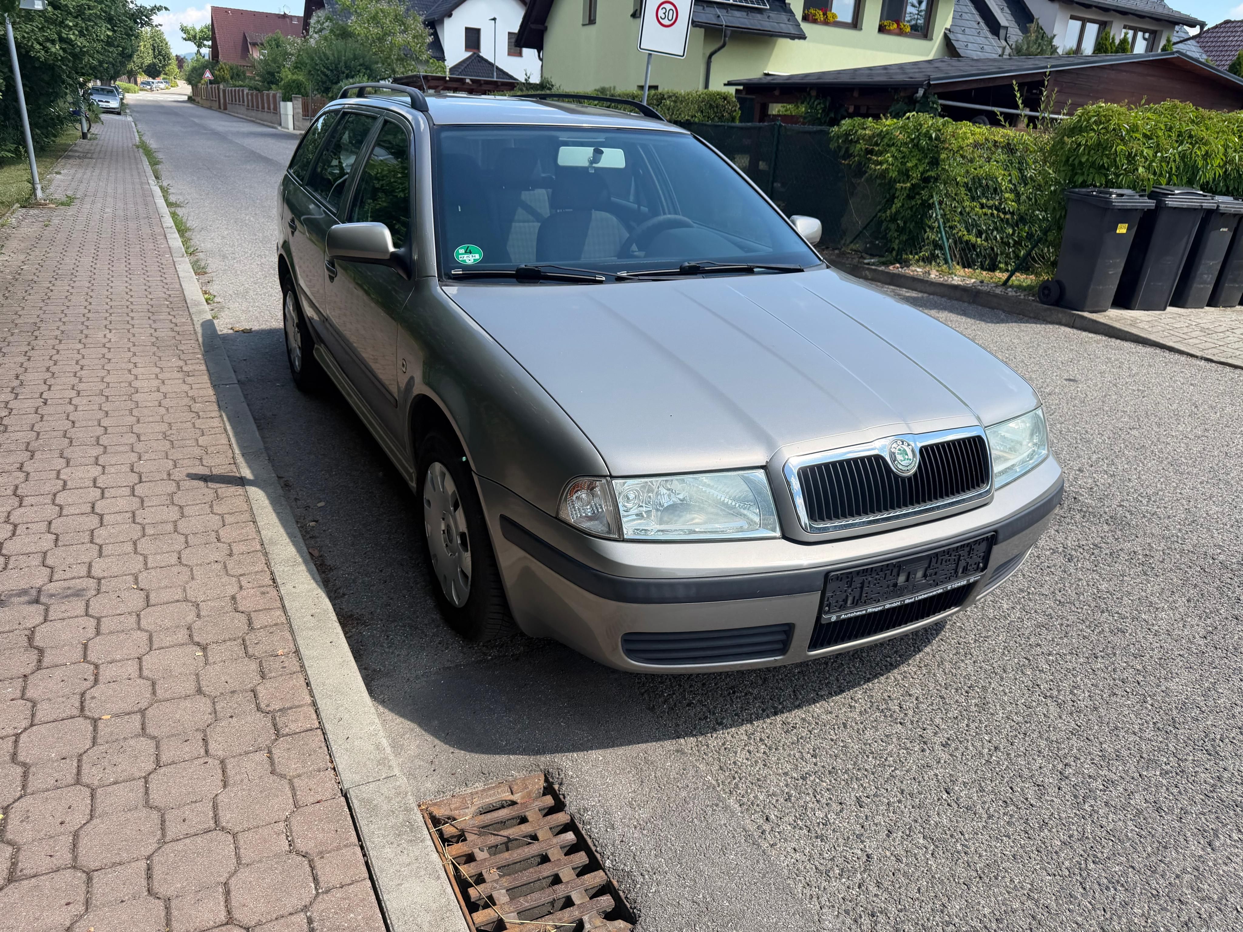Škoda Octavia, 1,6i/ 75kw Tour Nová STK - fotka 3