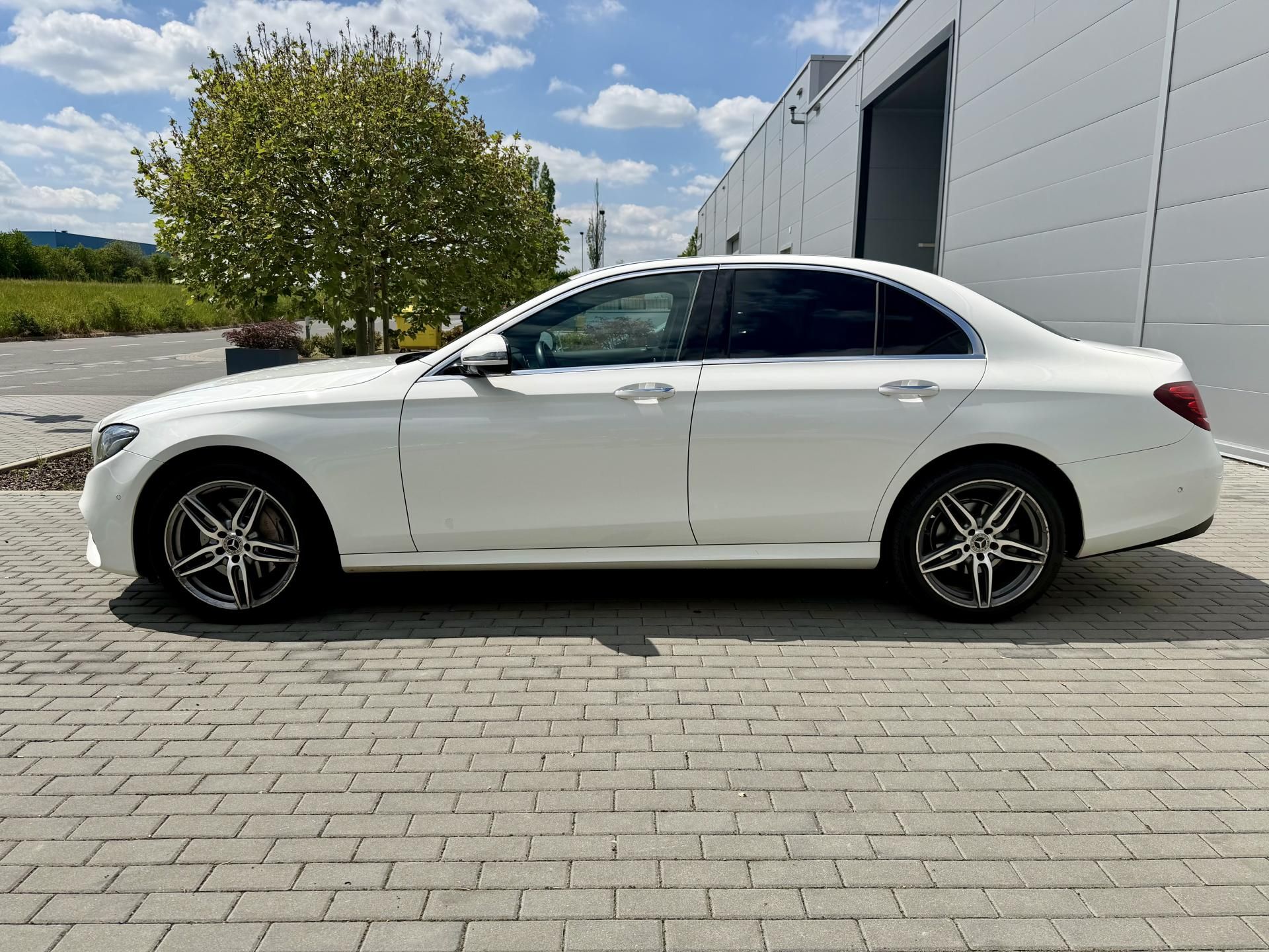 Mercedes-Benz Třídy E, 220D 4Matic W213 AMG KOUP ČR - fotka 5