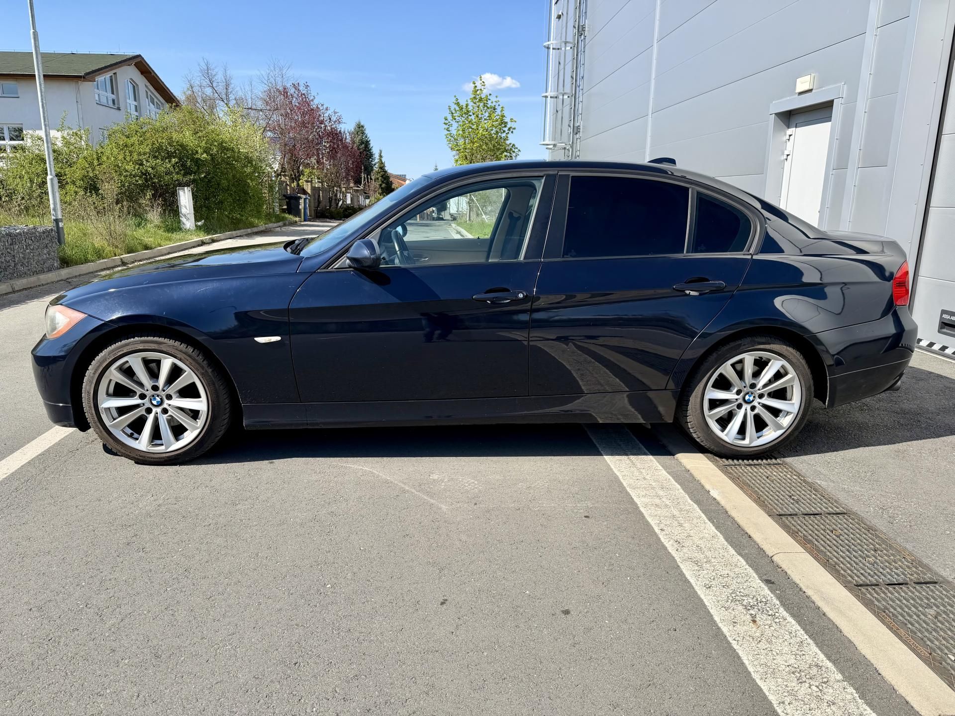 BMW Řada 3, 323I MANUÁL KŮŽE!!! - fotka 5