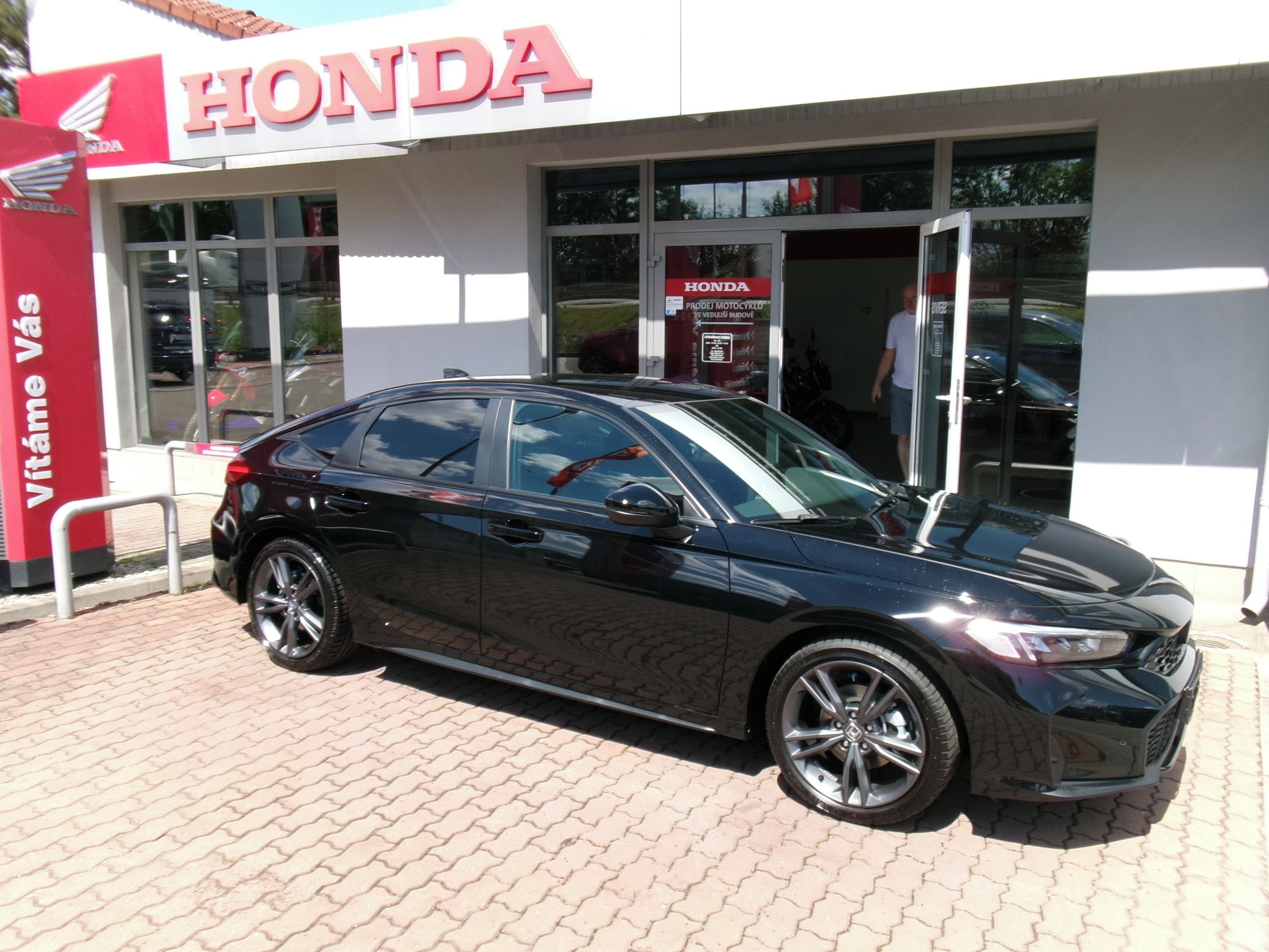 Honda Civic, 2.0e:HEV SPORT PLUS 2027 - fotka 4
