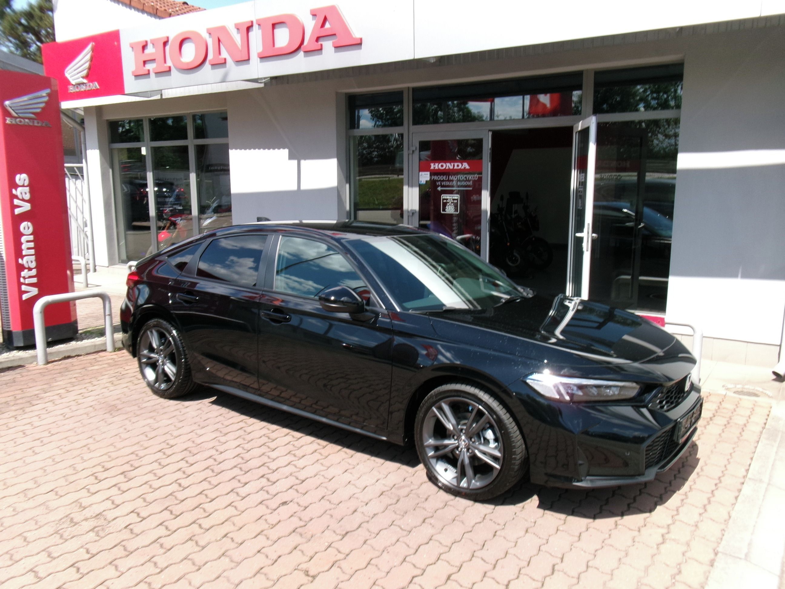 Honda Civic, 2.0e:HEV SPORT PLUS 2027 - fotka 3