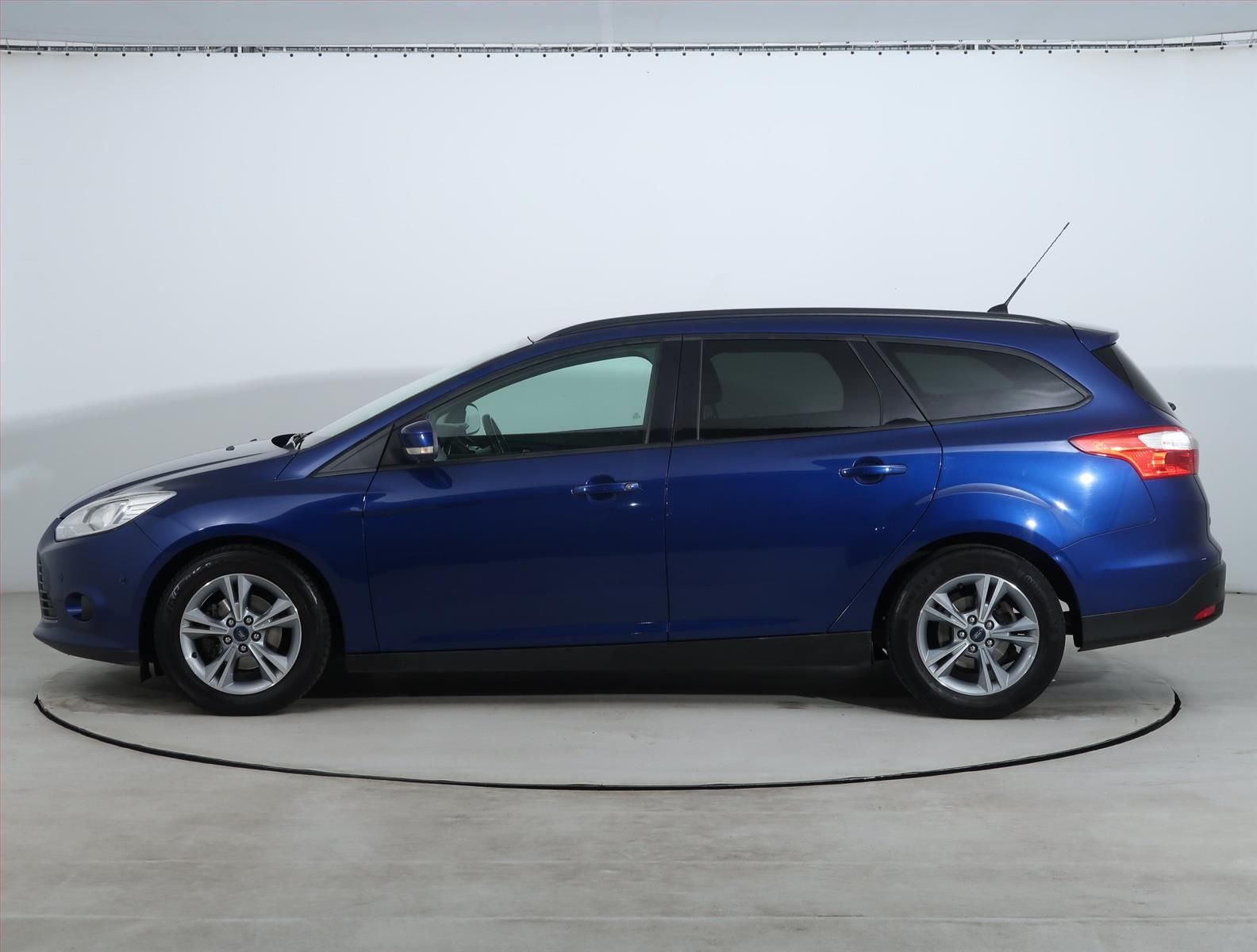 Ford Focus, 1.0 EcoBoost, po STK - fotka 3