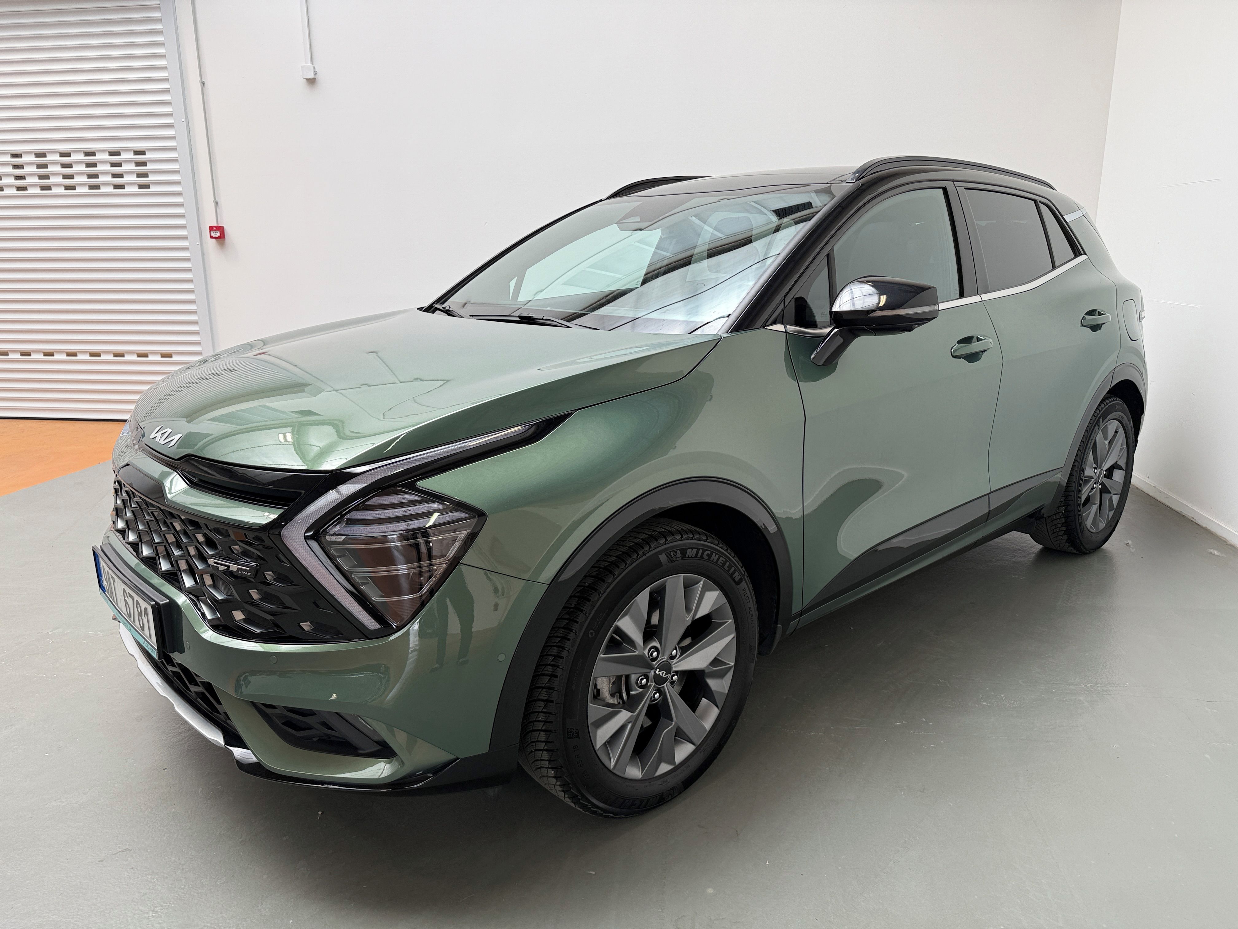 Kia Sportage, 1.6 T-GDi HEV 169kW 4x4 GT Lin - fotka 2