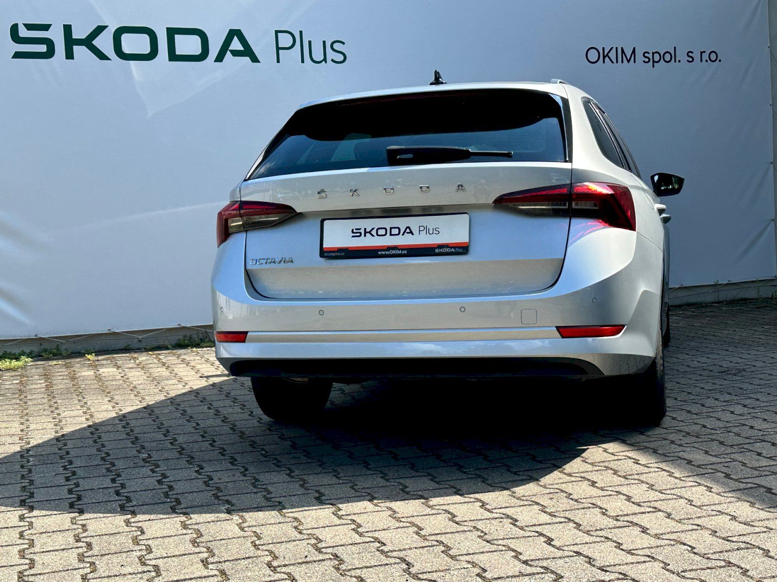 Škoda Octavia, 2.0 TDI 85kW Ambition Combi - fotka 2
