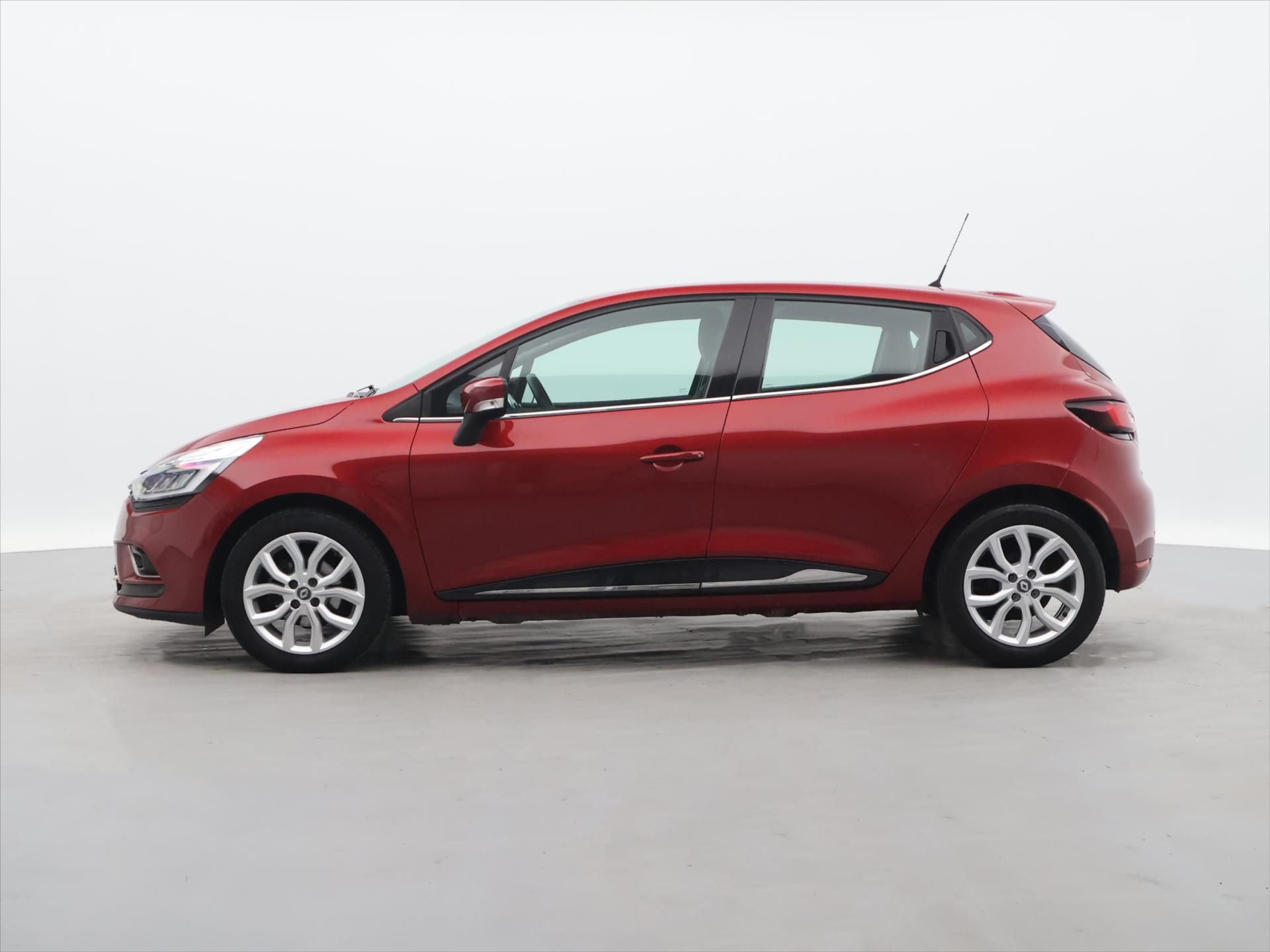 Renault Clio, 1.2 TCe 87kW Intens Aut. LED - fotka 4
