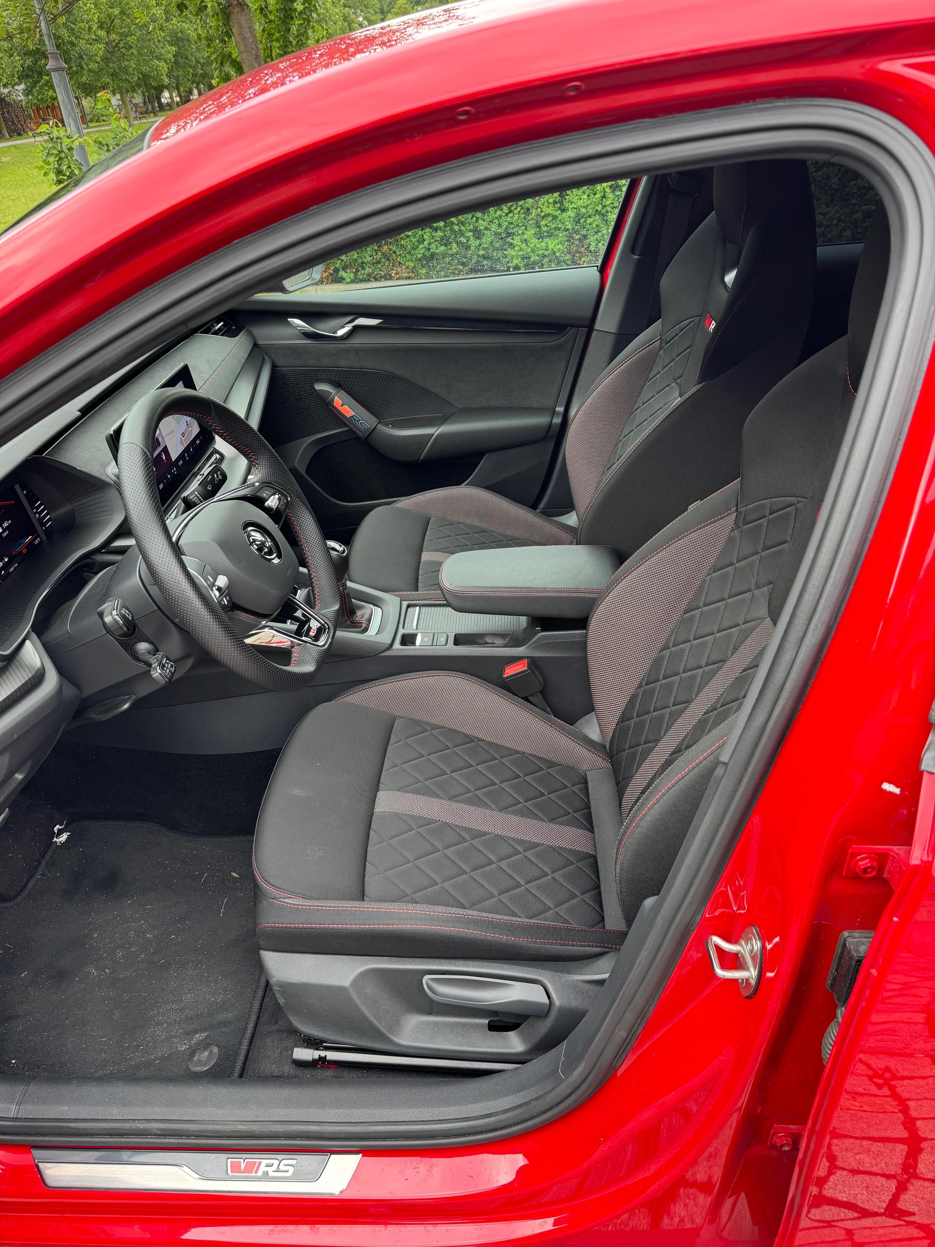 Škoda Octavia, Octavia 4 RS 2.0 TSI 180kw - fotka 6