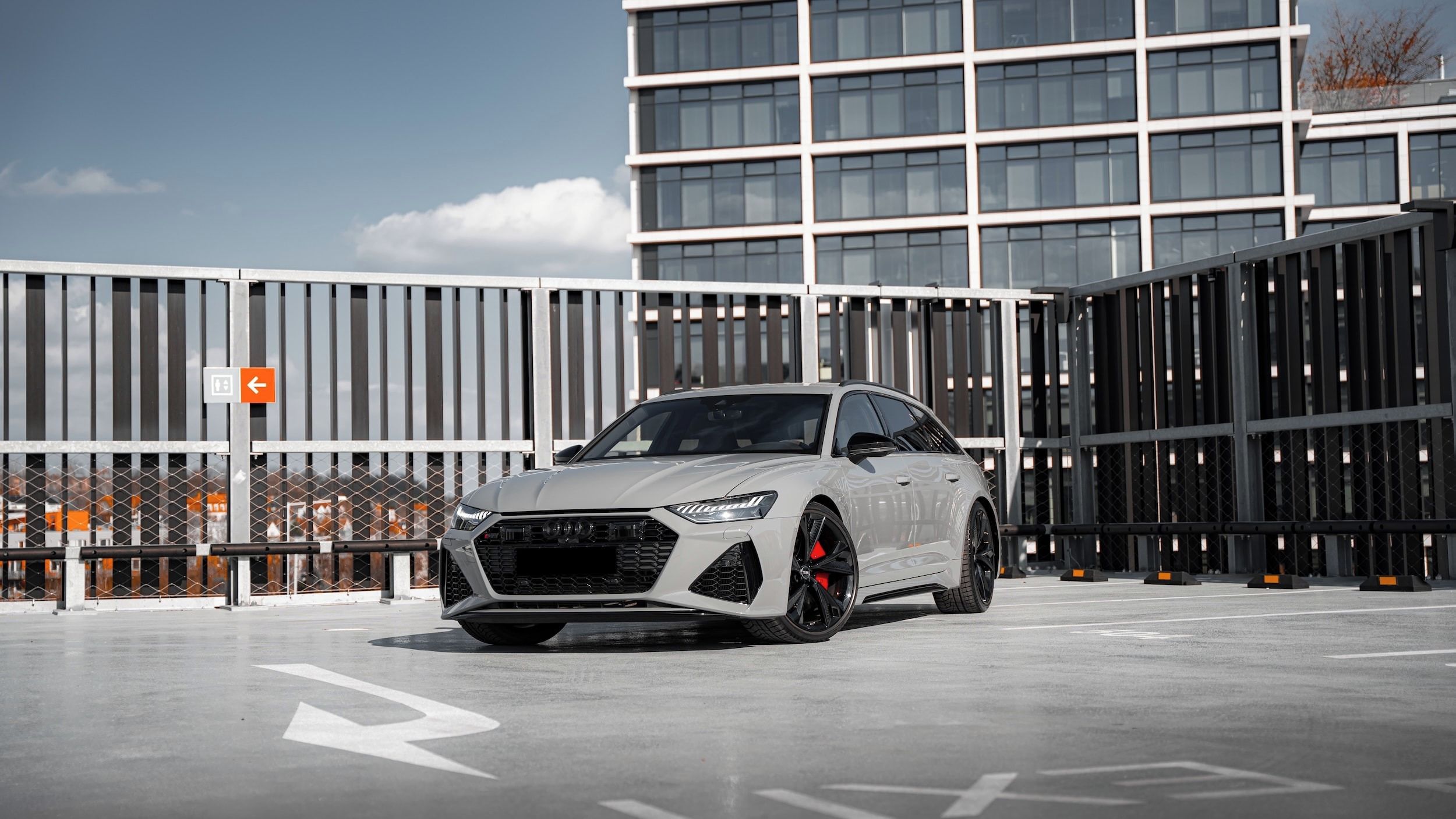 Audi RS6, RS 6 Perfomance, plná výbava