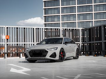 RS 6 Perfomance, plná výbava