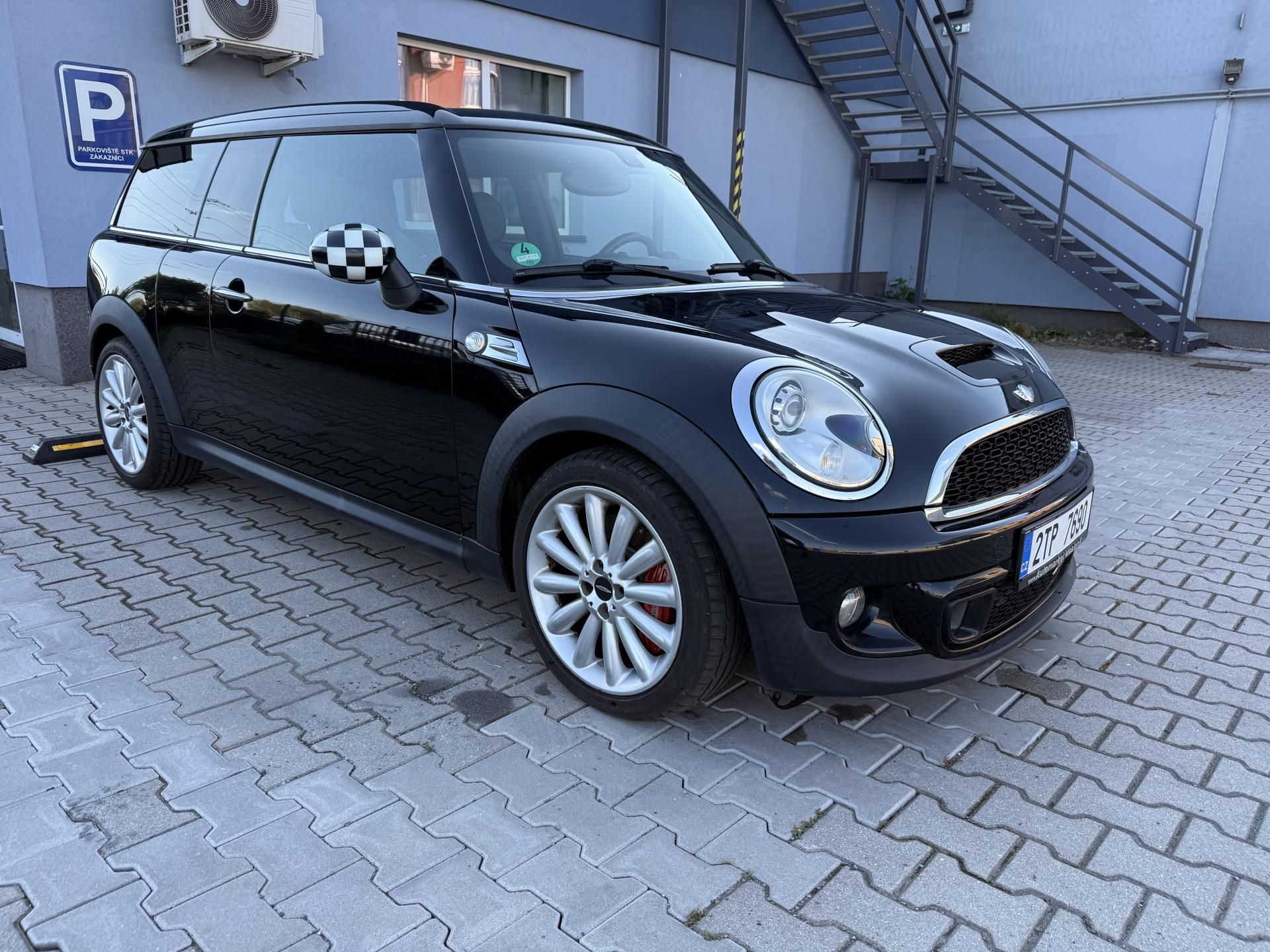 Mini Clubman, John Cooper Works 155kw 88tkm - fotka 4