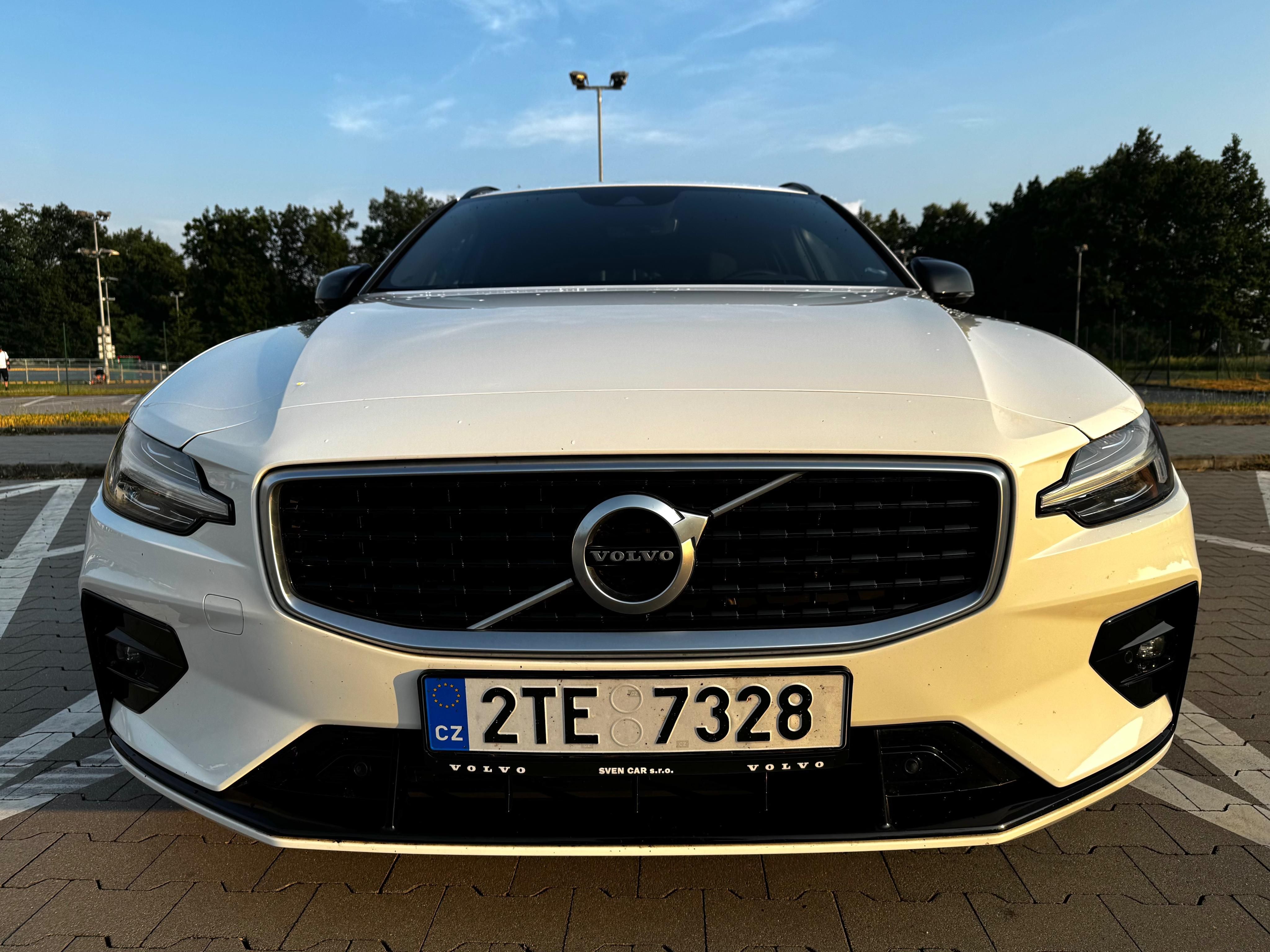 Volvo V60, Volvo V60 T5 R-Design - fotka 3