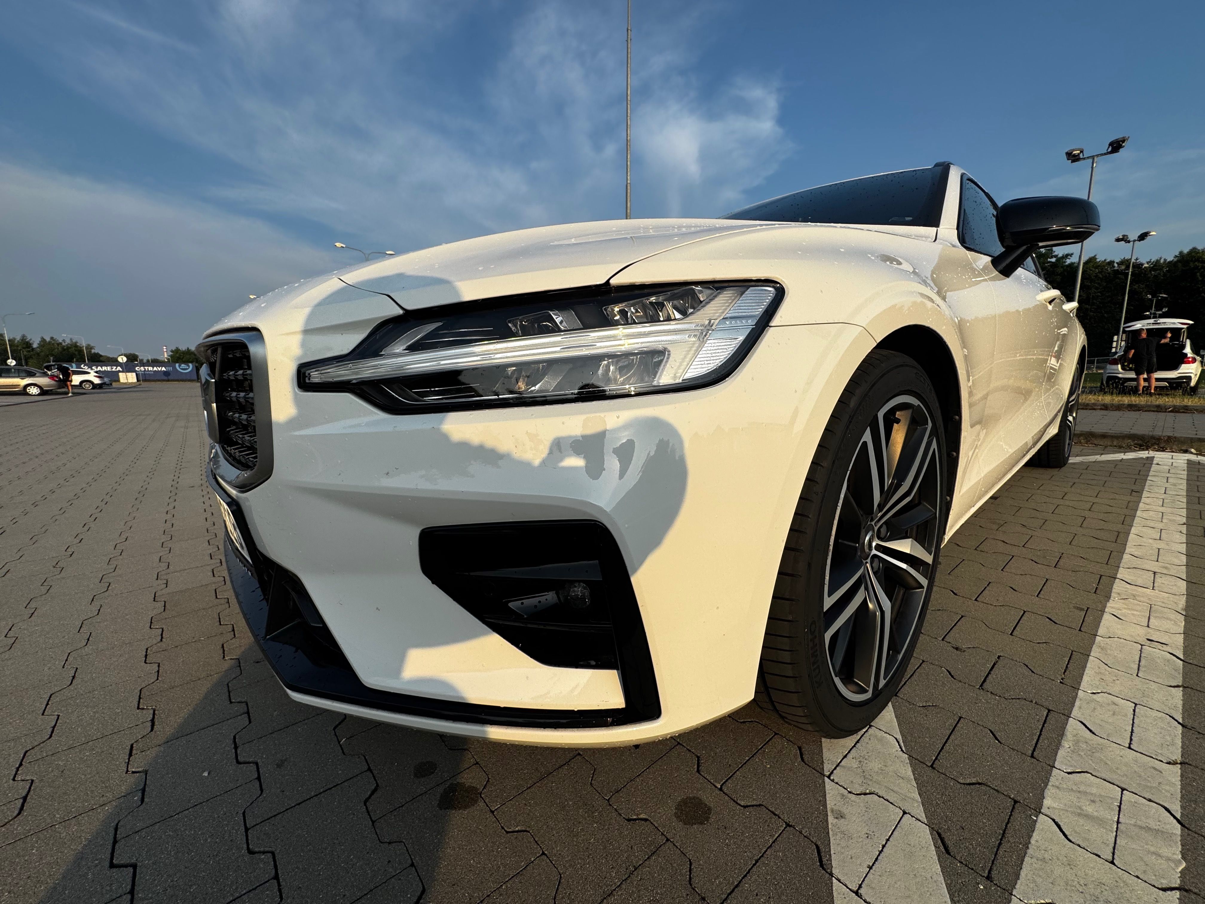 Volvo V60, Volvo V60 T5 R-Design - fotka 2