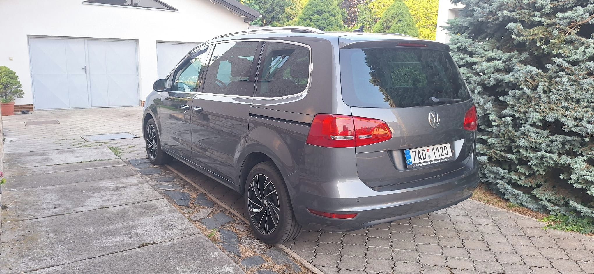 Volkswagen Sharan, 2.0 TDi, Highline, 7míst - fotka 5