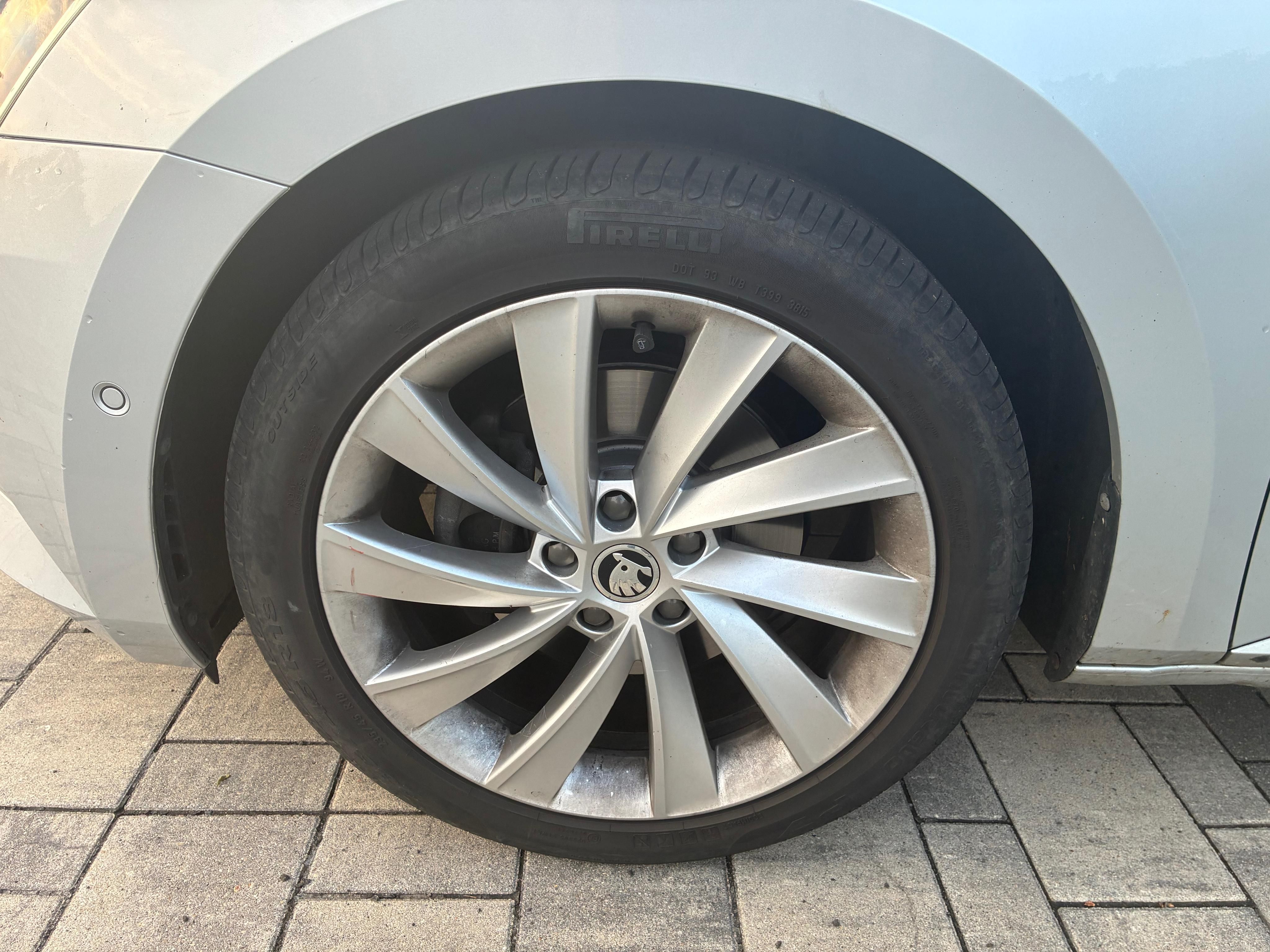 Škoda Superb, 1.4 Benzin Automat 1. majitel - fotka 6