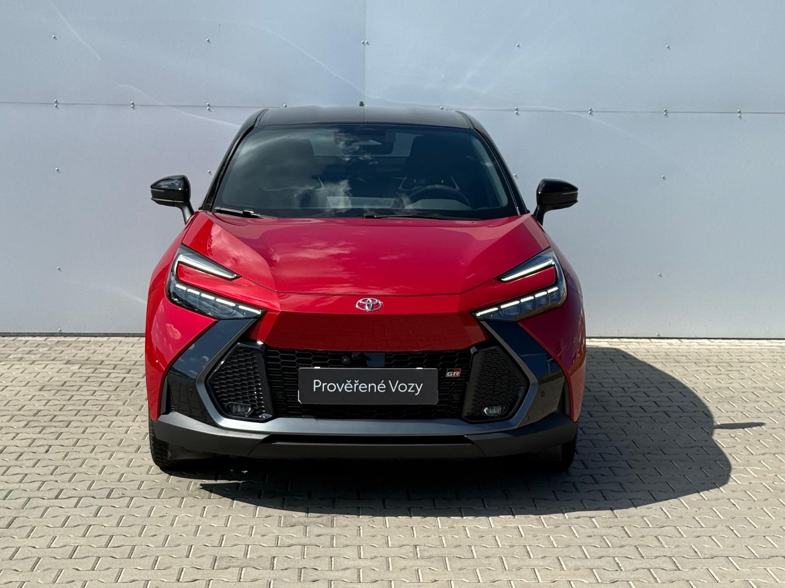 Toyota C-HR, 2,0 HEV e-CVT GR Sport - fotka 4