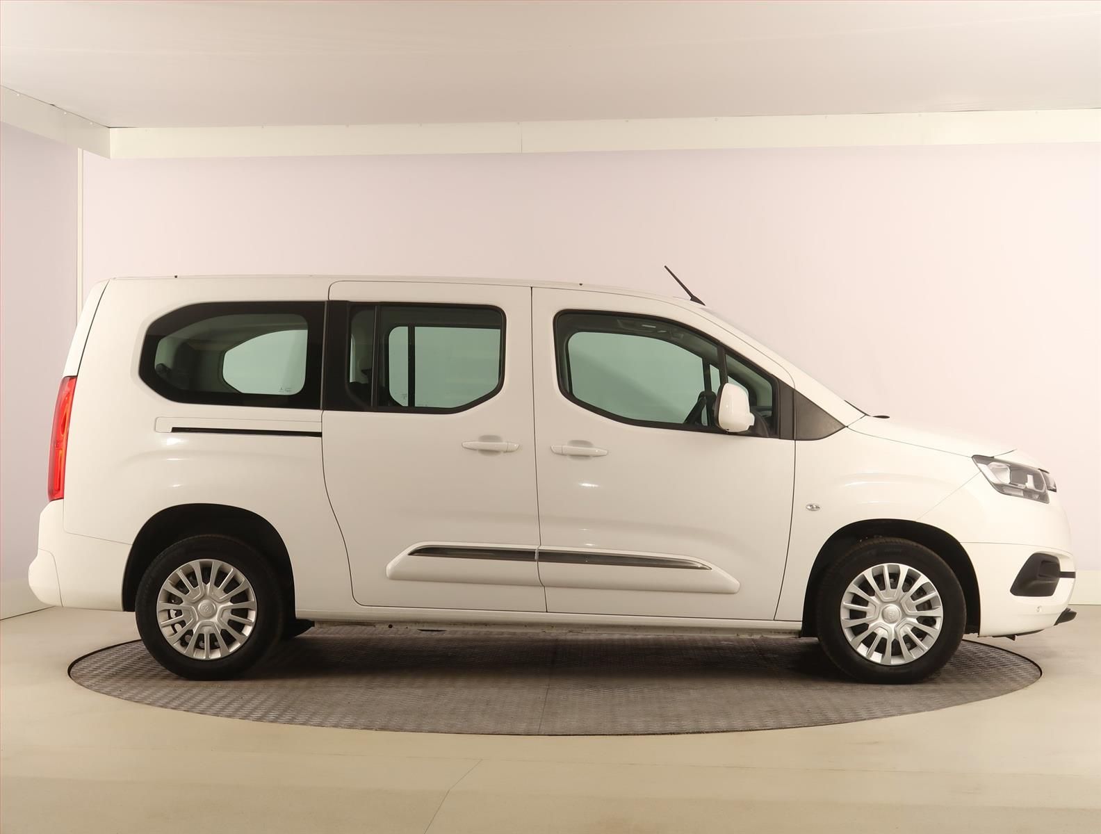 Toyota Proace City Verso, Maxi 1.5 D-4D, Shuttle, 7Míst - fotka 6