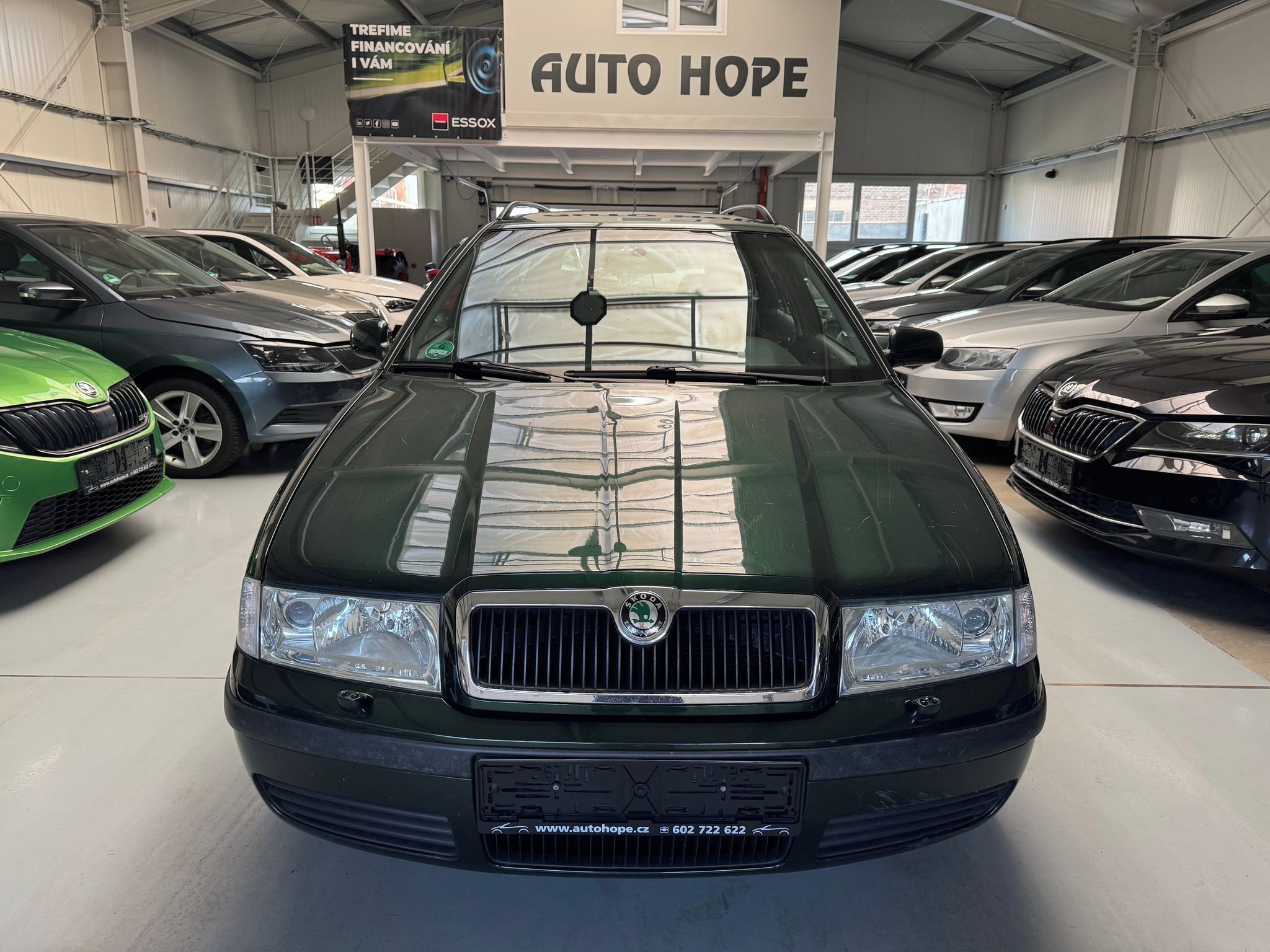 Škoda Octavia, combi 2.0i Elegance - fotka 2