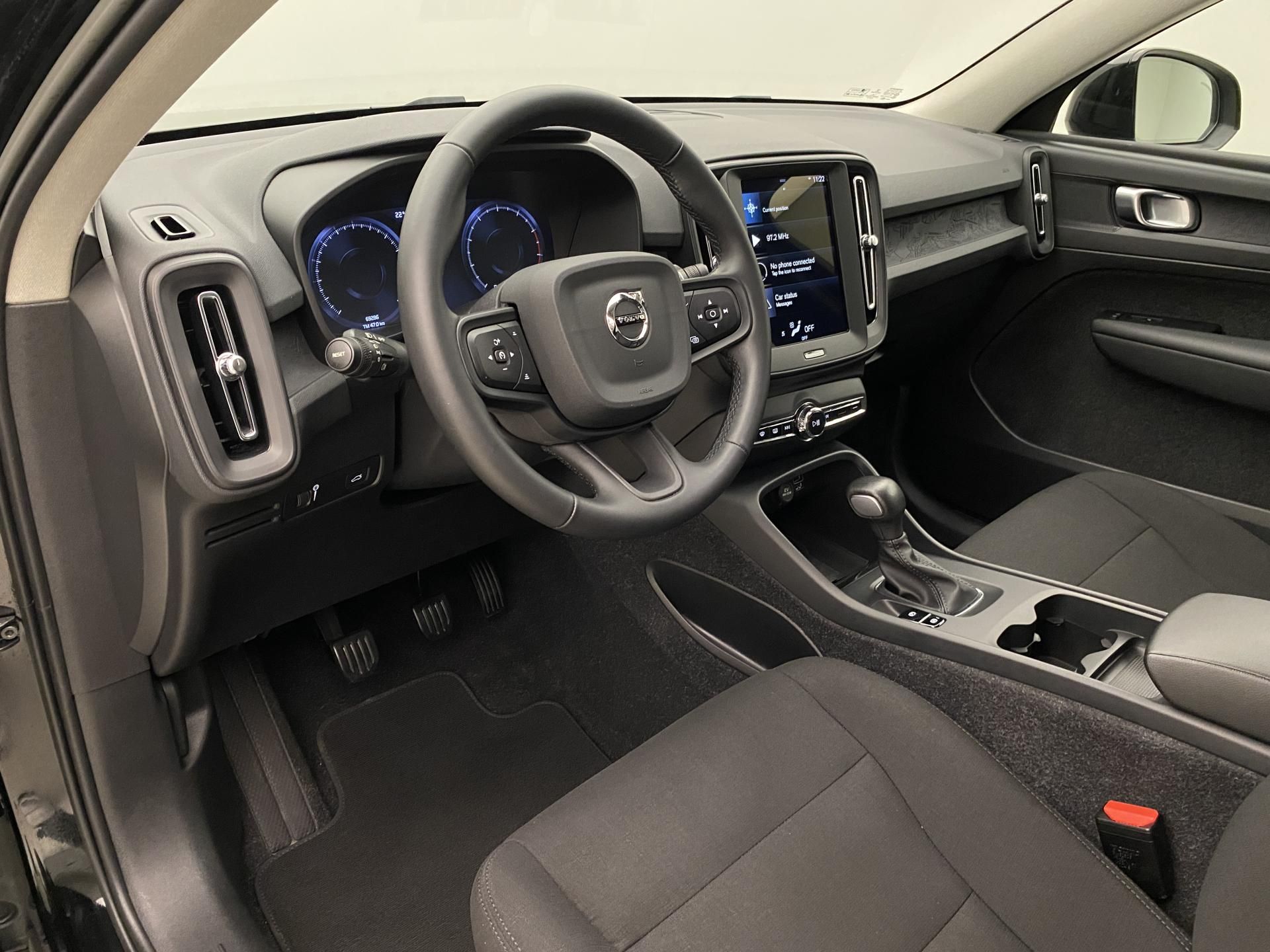 Volvo XC40, T2 ESSENTIAL CZ - fotka 4
