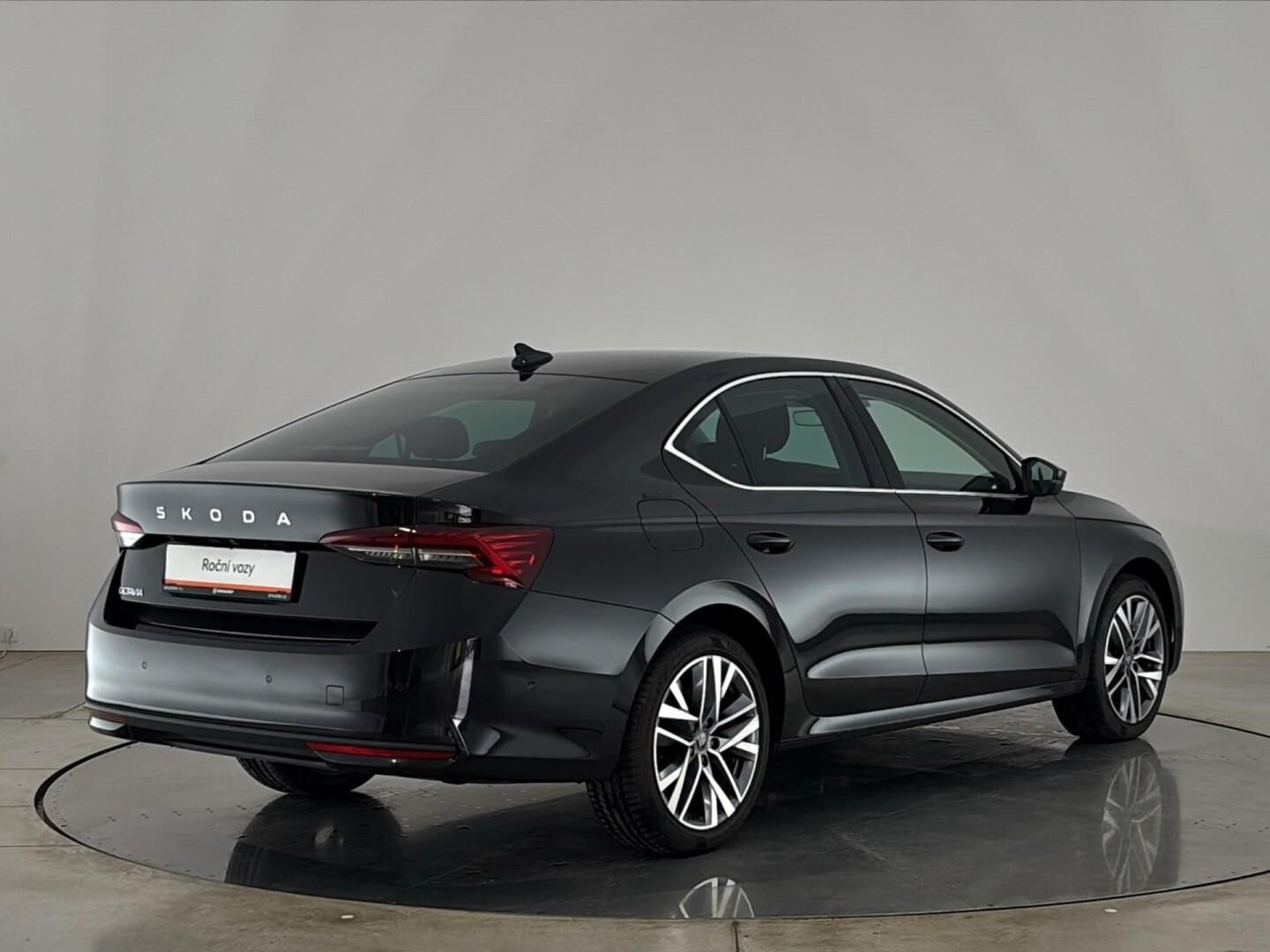 Škoda Octavia, 2.0 TDI / 110 kW Top Selection - fotka 2