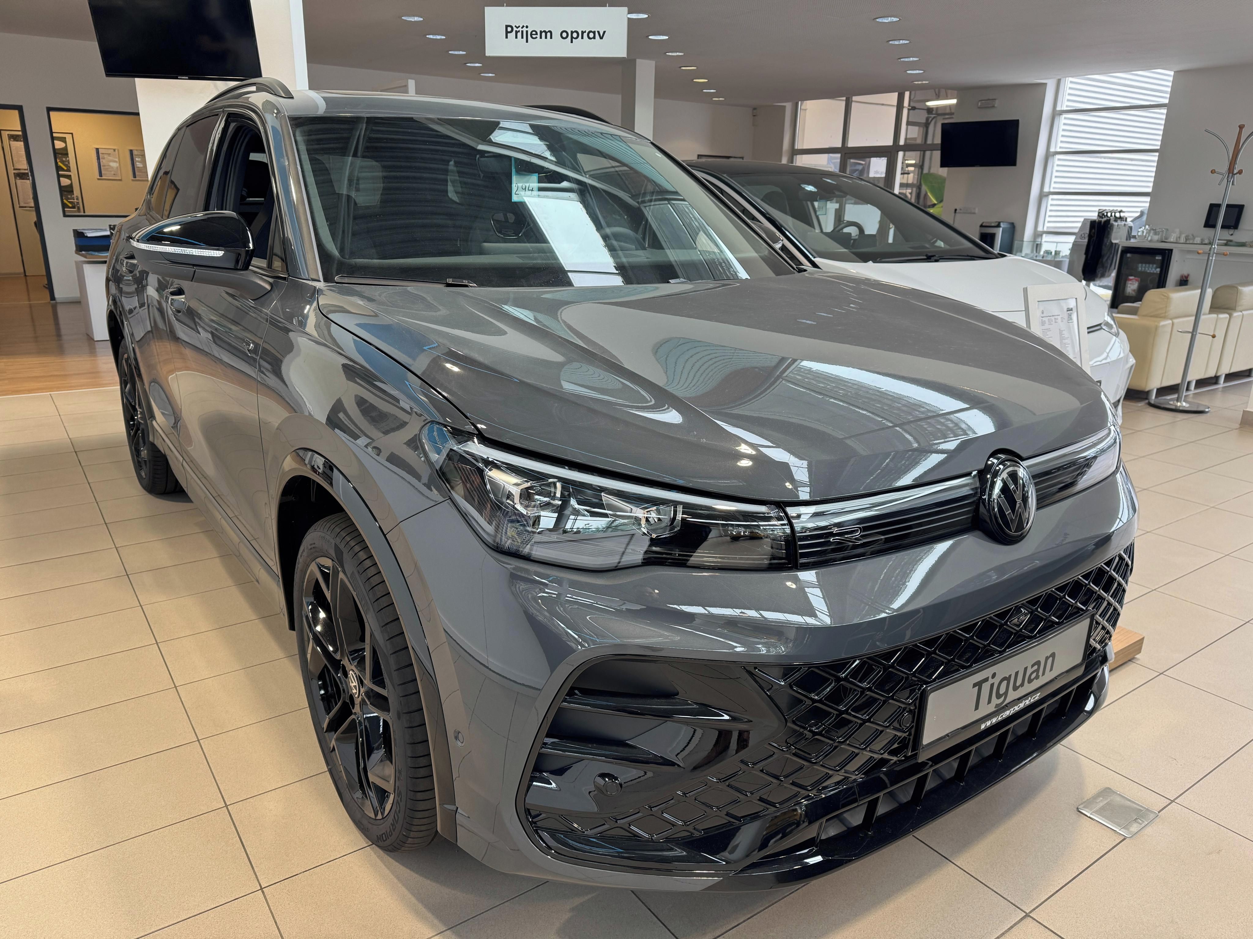 Volkswagen Tiguan, R-Line People 200kW e-Hybrid - fotka 2