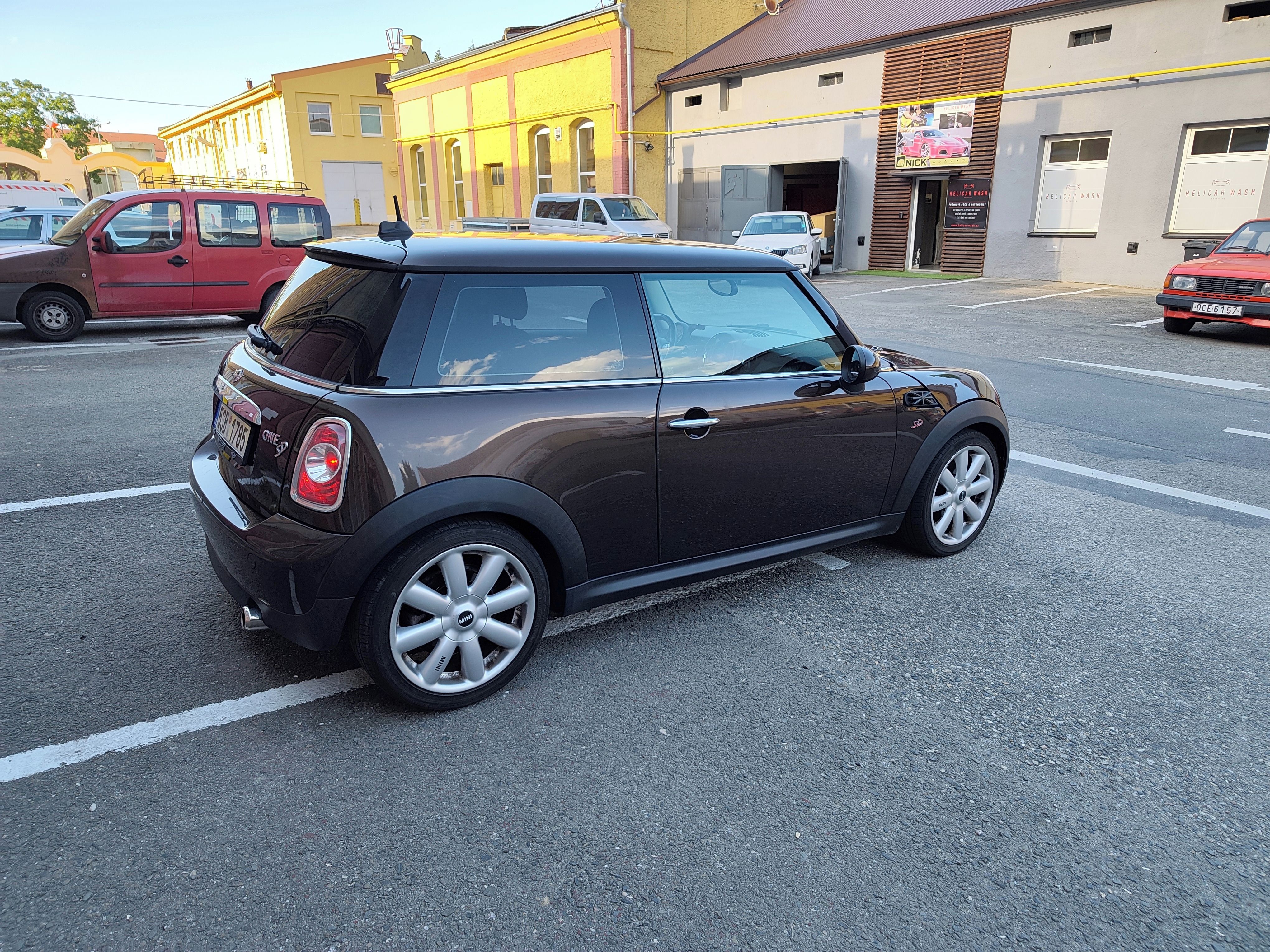 Mini One, Mini cooper 2011,navi,po go! - fotka 3