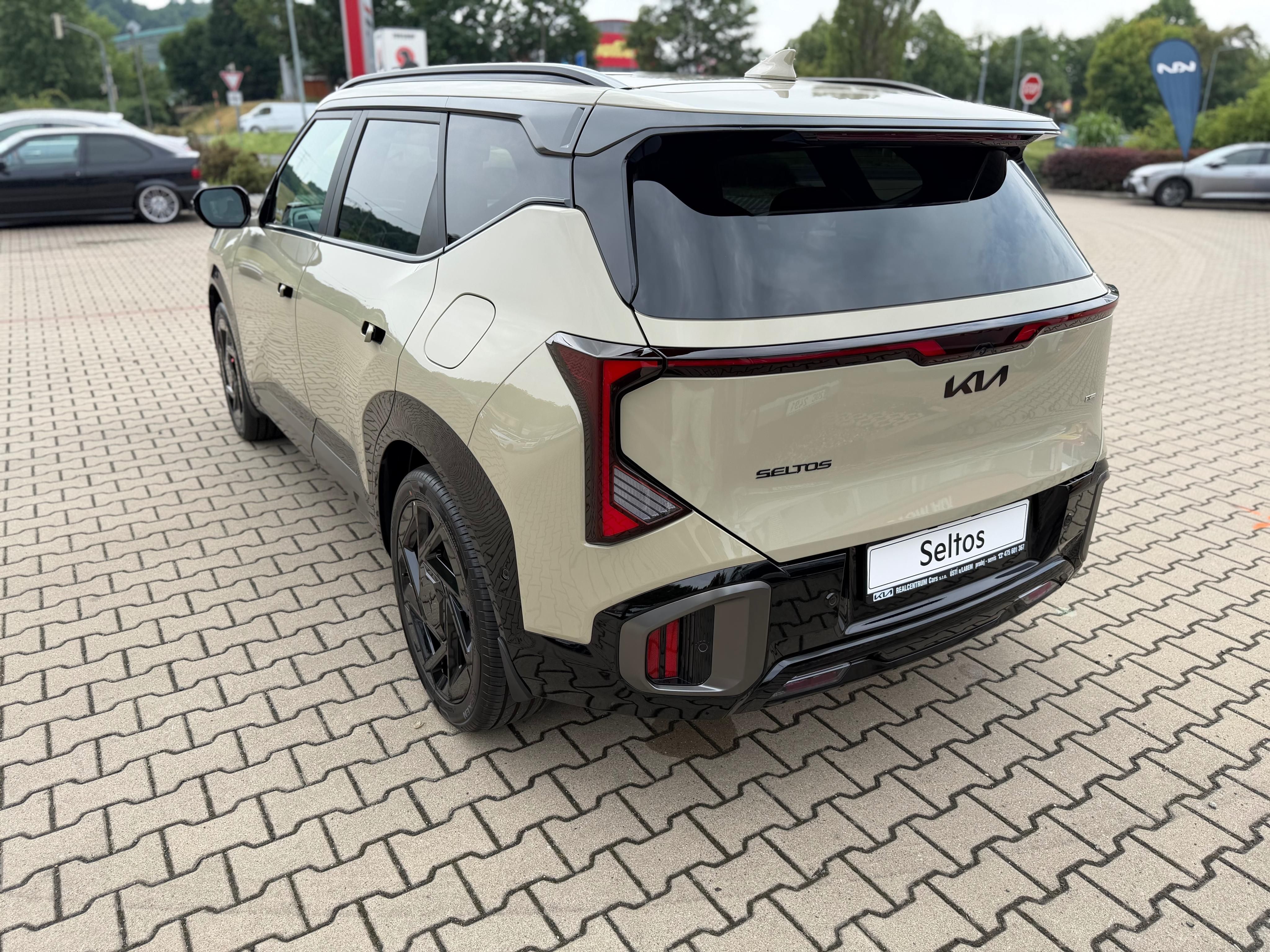 Kia Seltos, 1,6 T-GDi 7DCT X-Line + Pakety - fotka 6