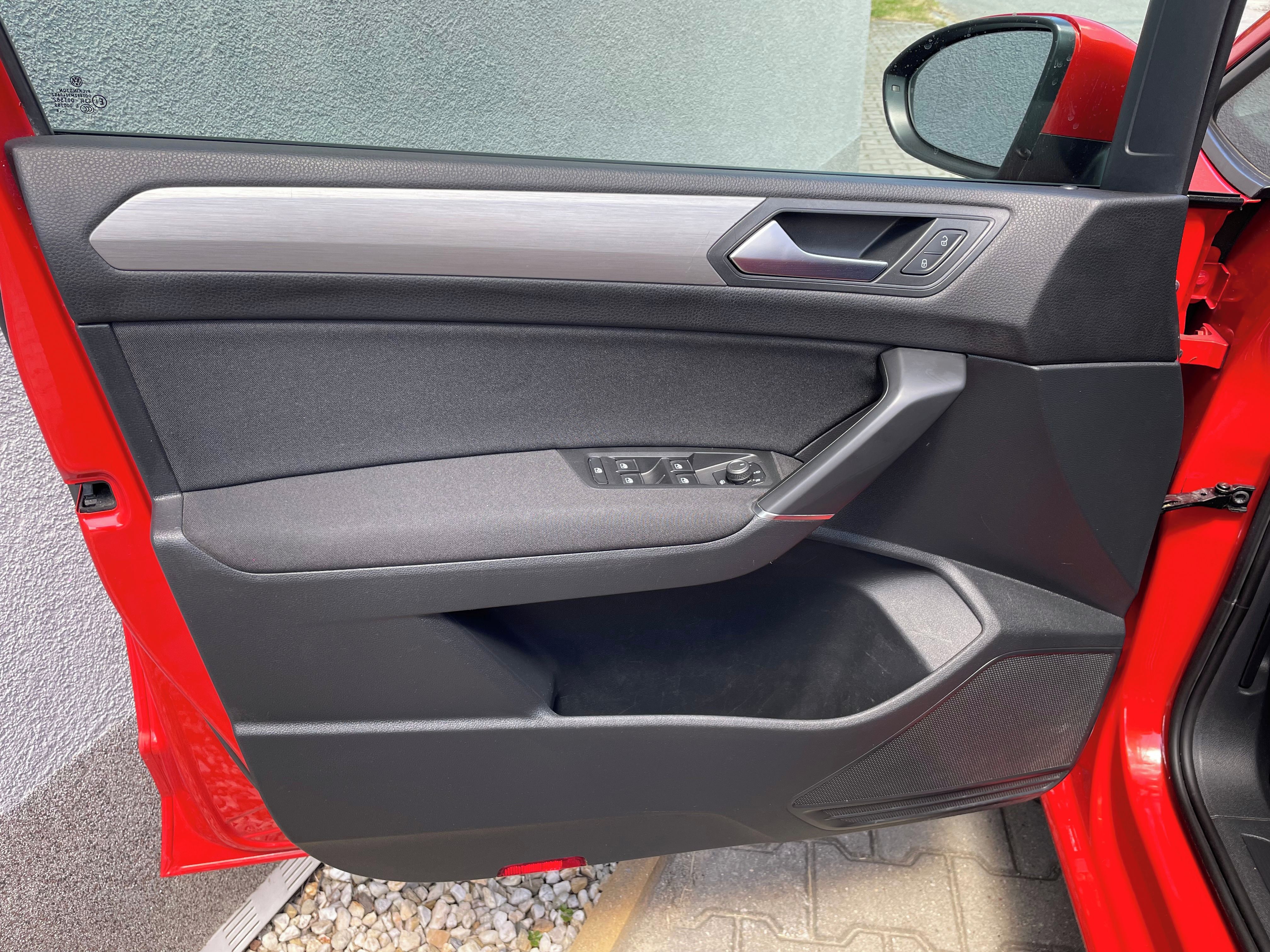 Volkswagen Touran, 1.2 TSI 81kW 7 míst - fotka 3