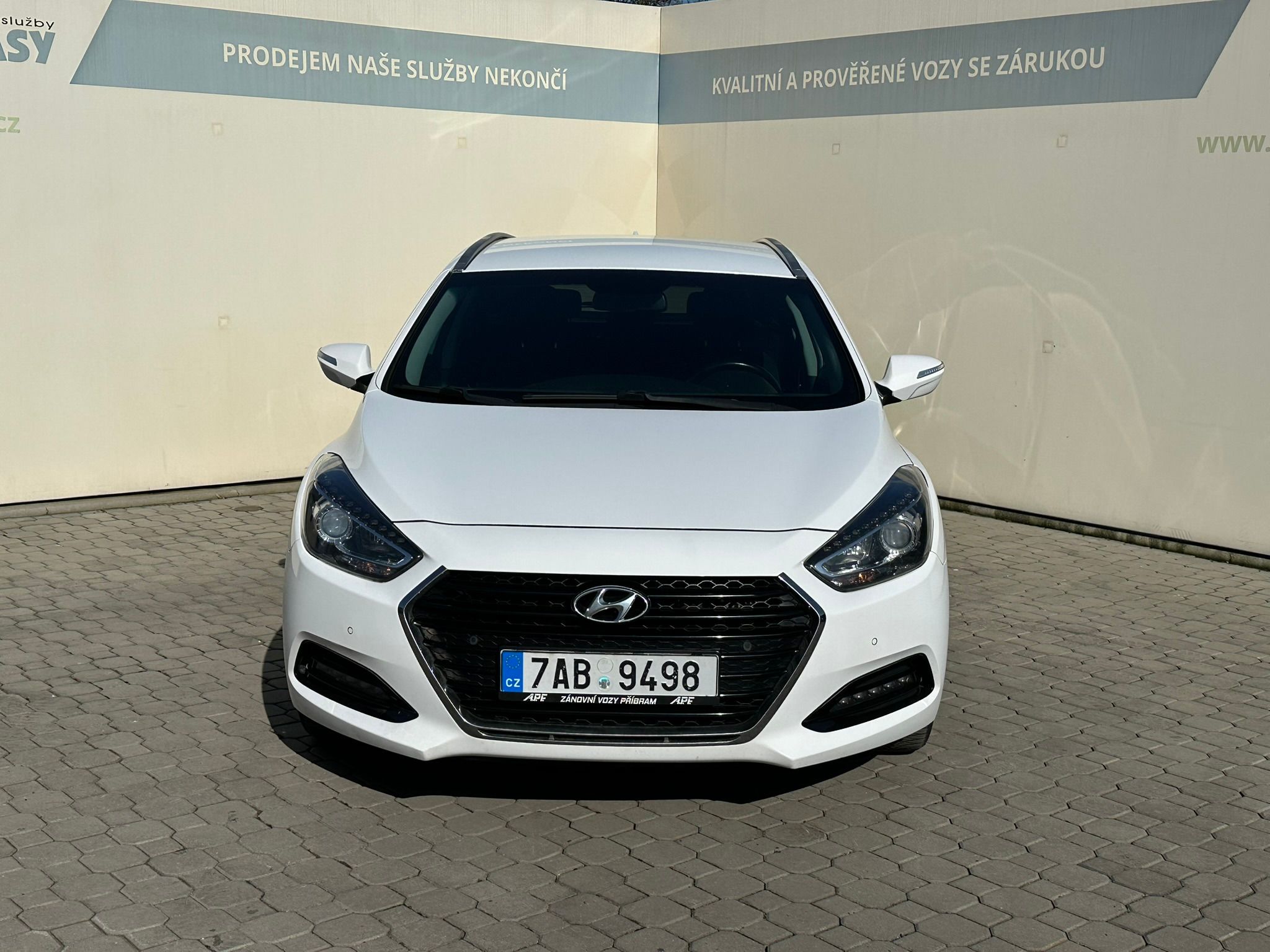 Hyundai i40, 1,7CRDi 104kw MAN ČR Nebourané - fotka 3