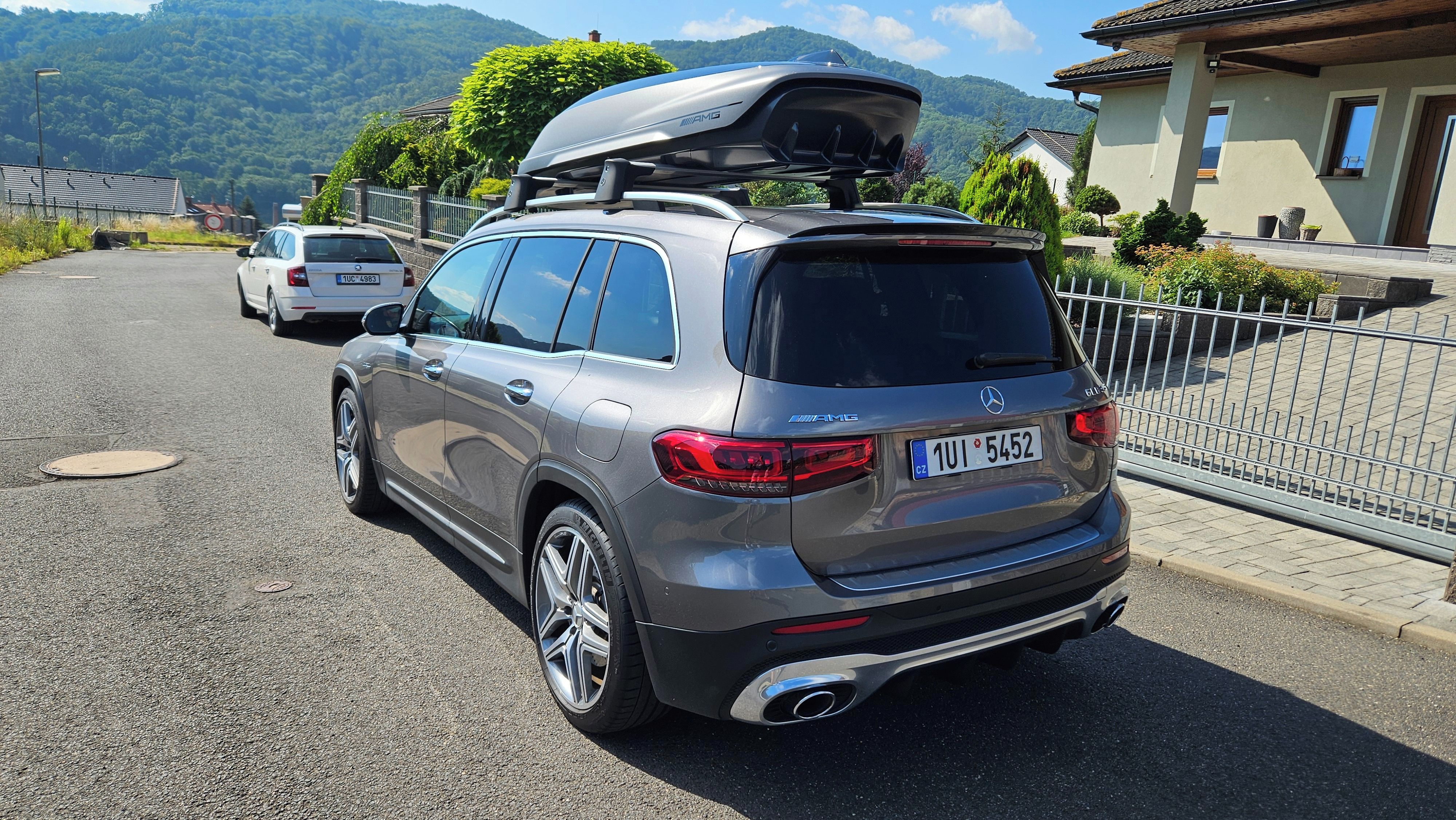Mercedes-Benz GLB, AMG 35 - fotka 3
