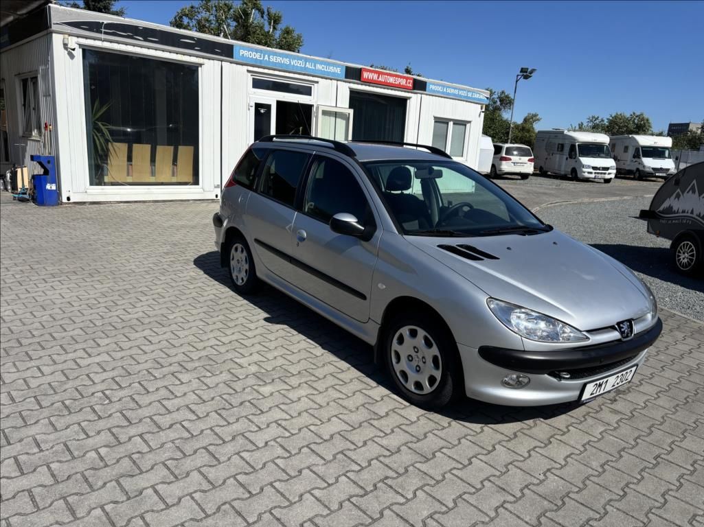 Peugeot 206, 1,1 ČR,64tkm!! - fotka 3